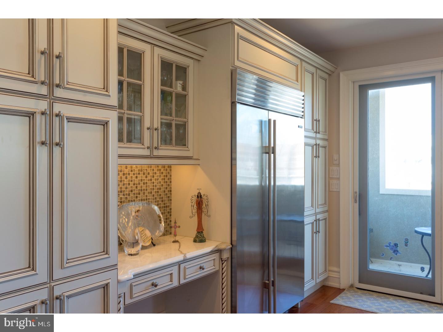 QUEEN VILLAGE - Residential