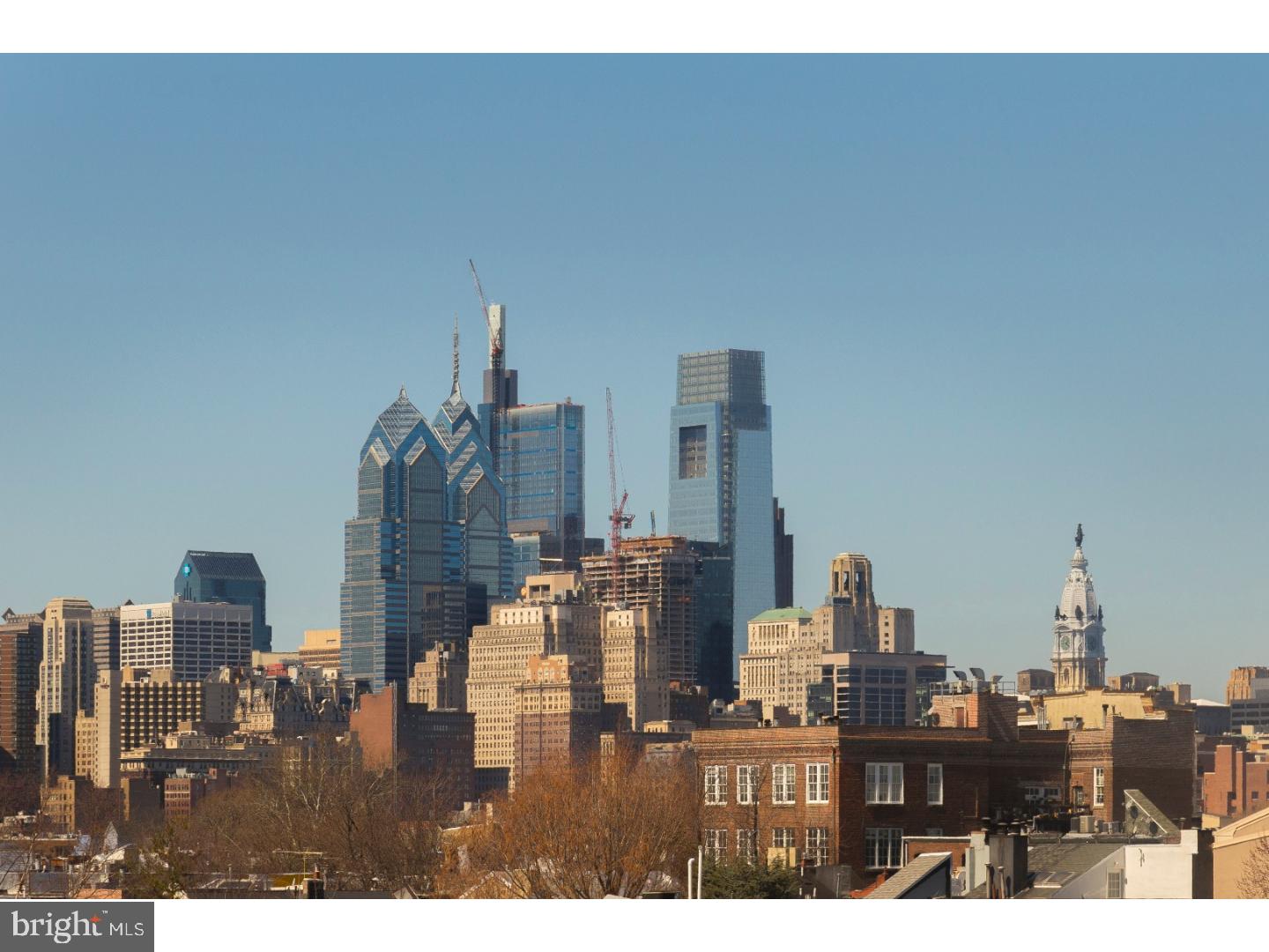 QUEEN VILLAGE - Residential