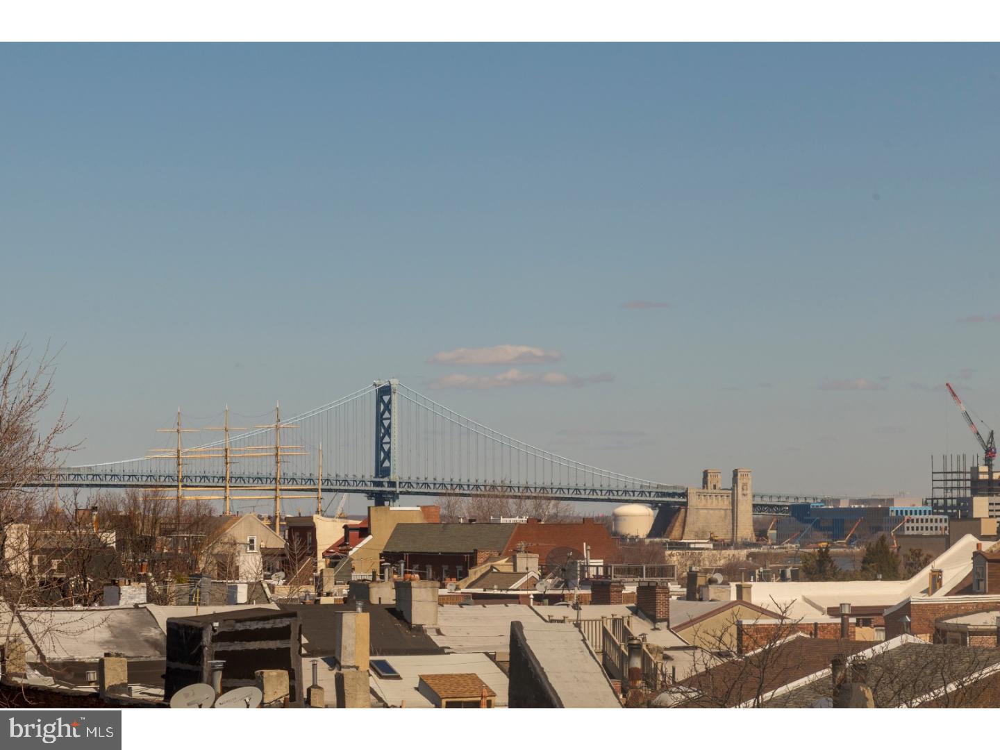 QUEEN VILLAGE - Residential