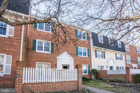 2844 S WAKEFIELD STREET A ARLINGTON VA 22206