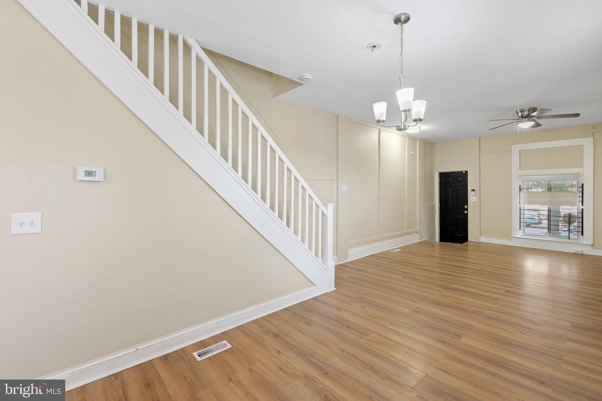 123 N EAST AVENUE