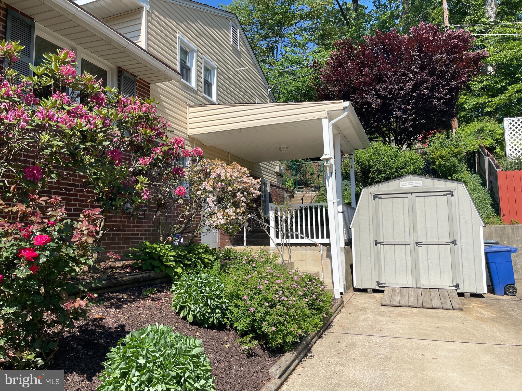204 ELPIN DRIVE W