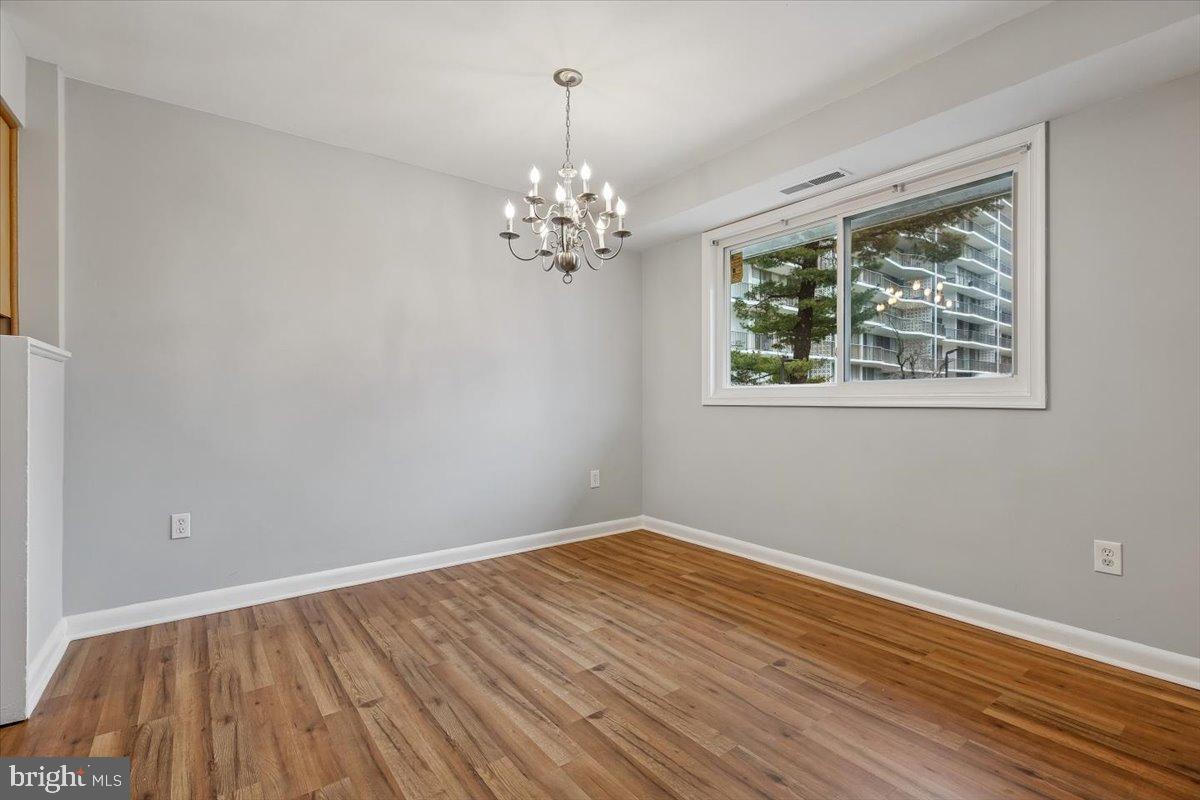 3355 UNIVERSITY BOULEVARD W 206