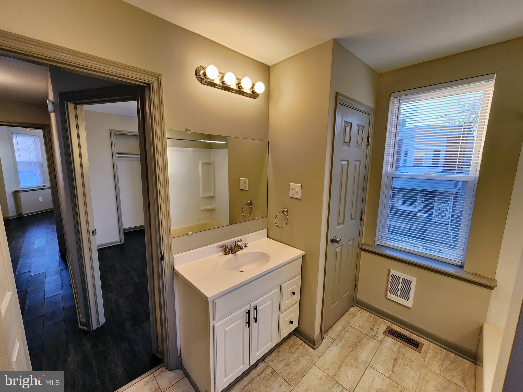 STRAWBERRY MANSION - Residential Lease