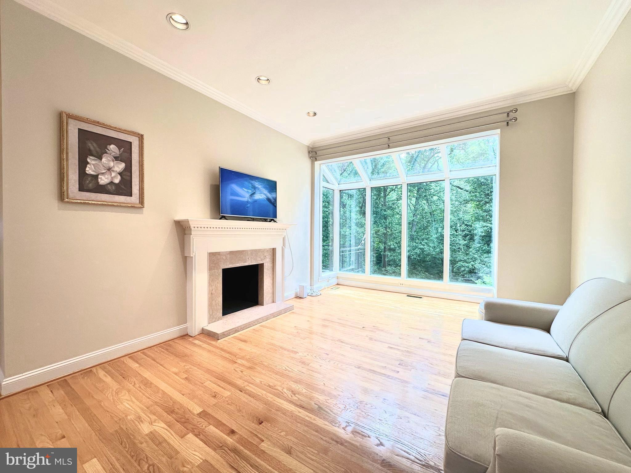 LAKE POTOMAC - Residential