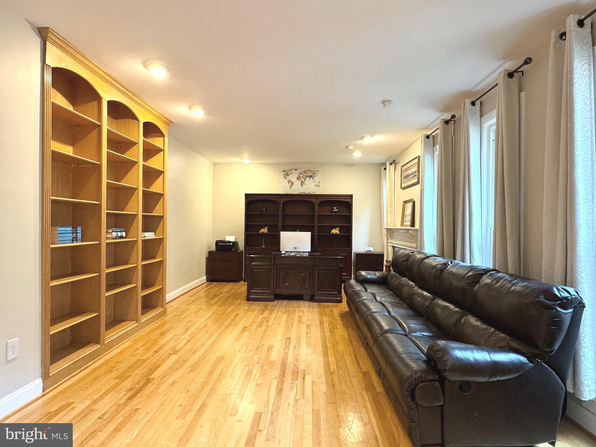 LAKE POTOMAC - Residential