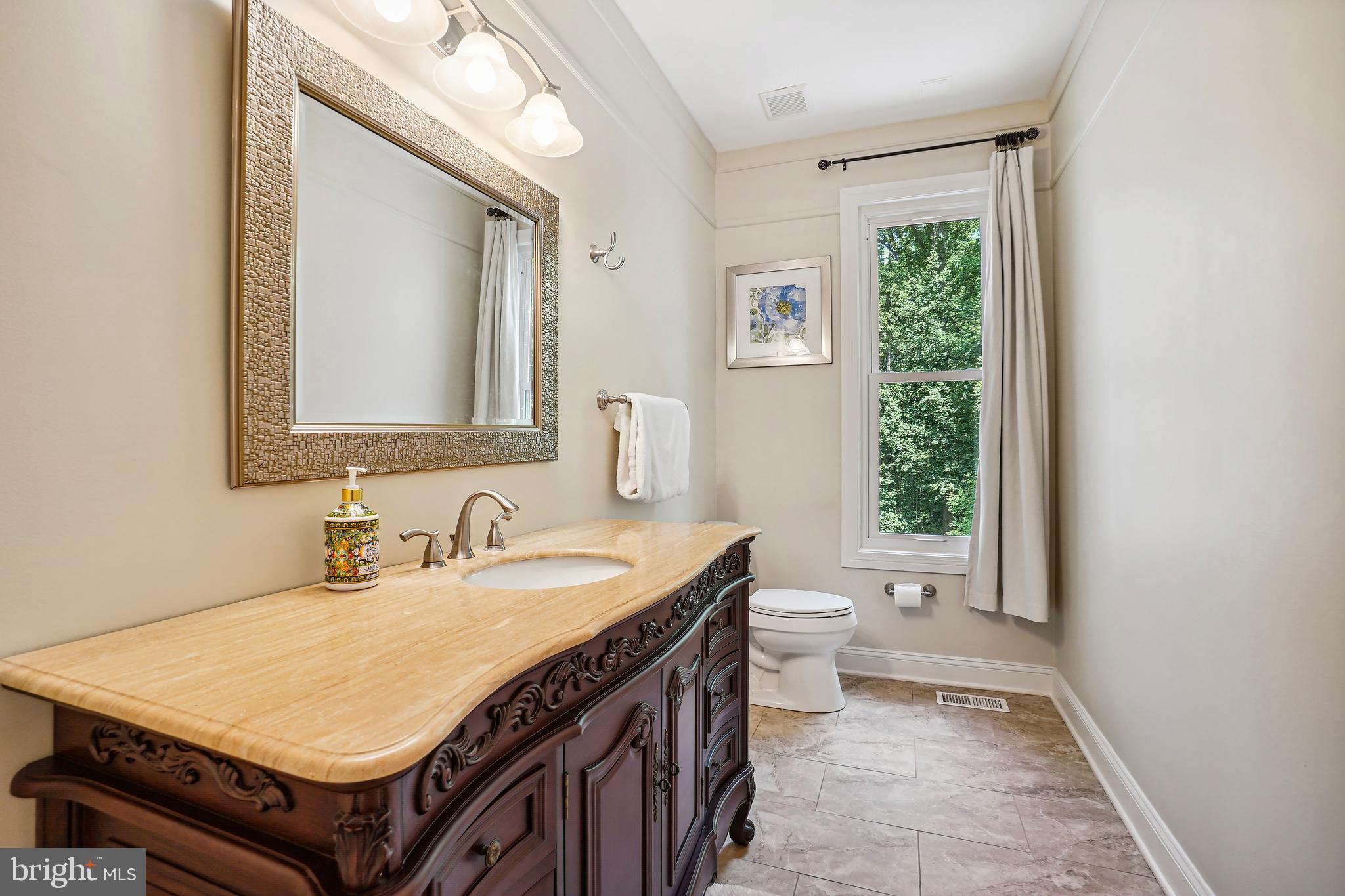 LAKE POTOMAC - Residential