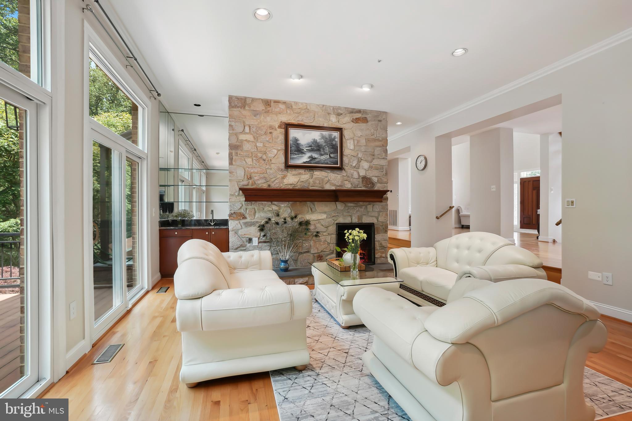 LAKE POTOMAC - Residential