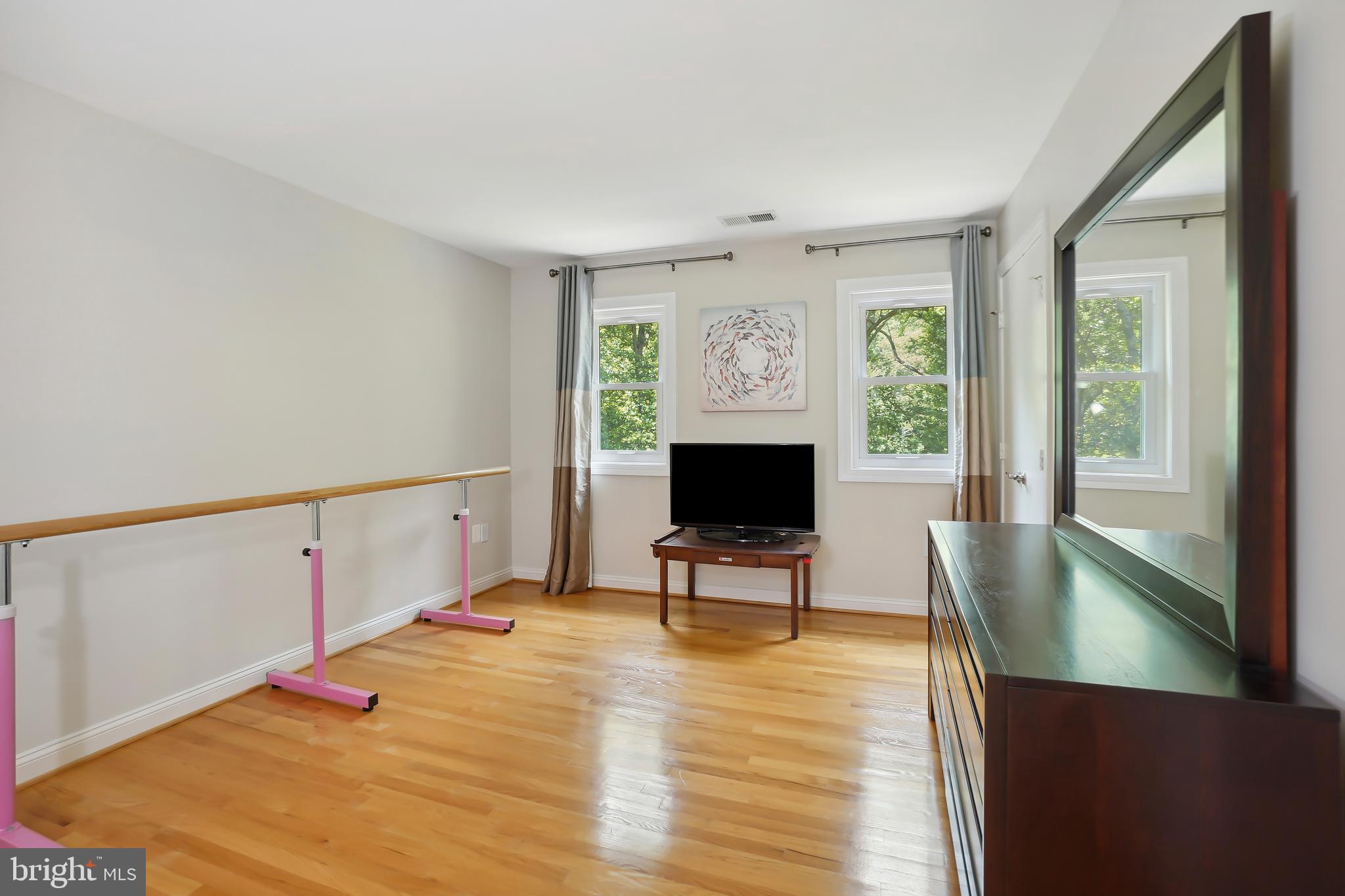 LAKE POTOMAC - Residential