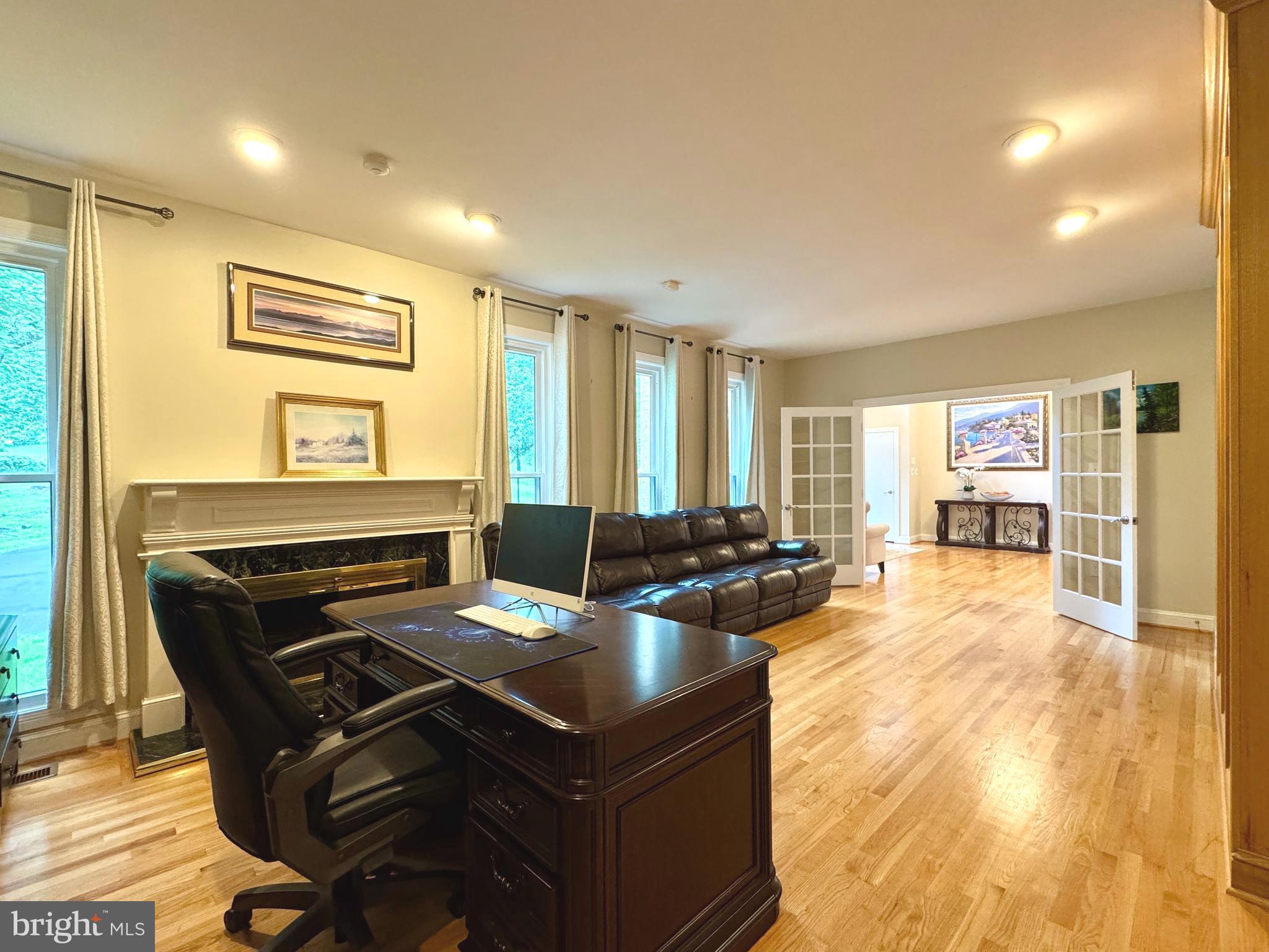 LAKE POTOMAC - Residential