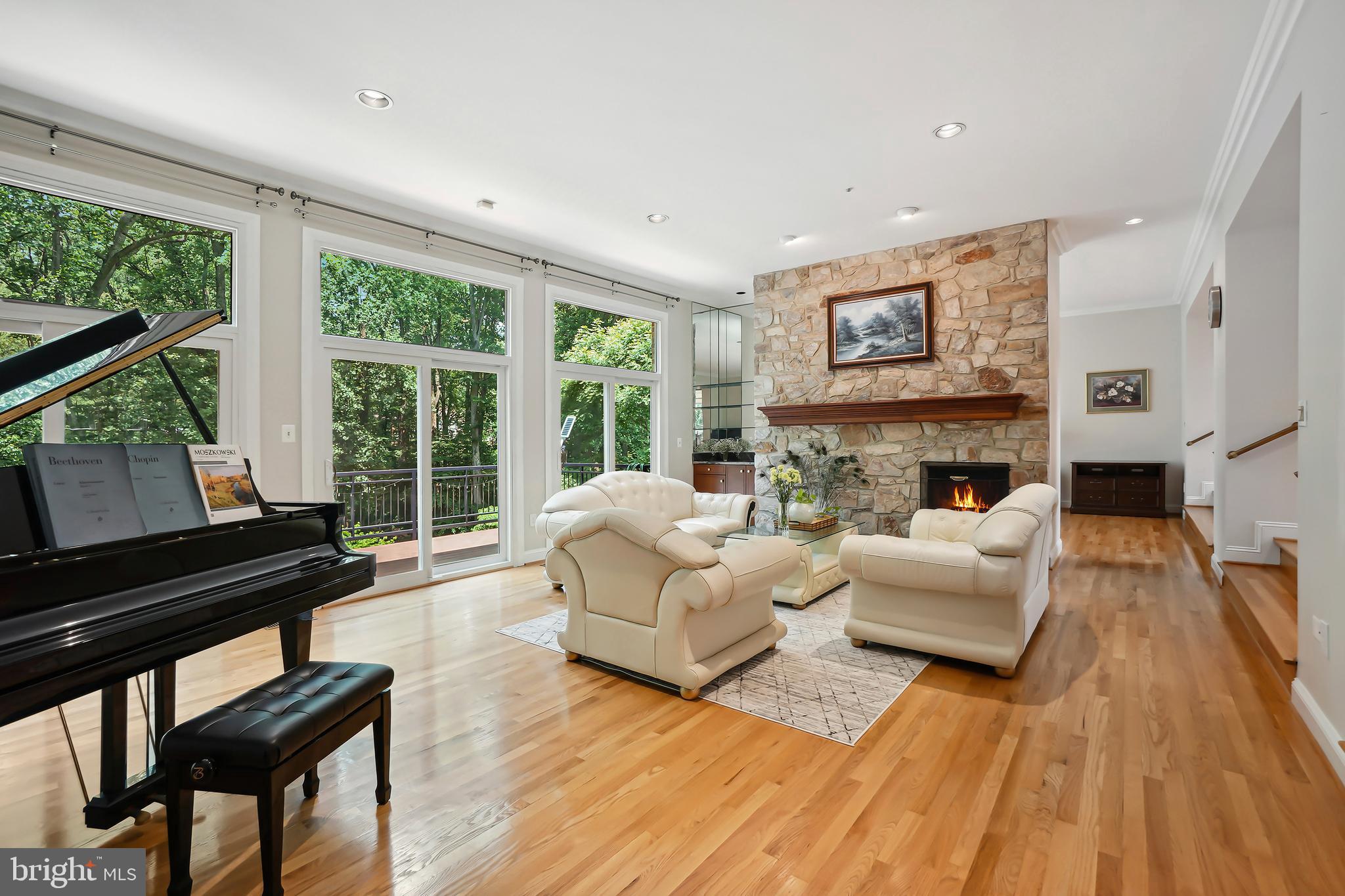 LAKE POTOMAC - Residential