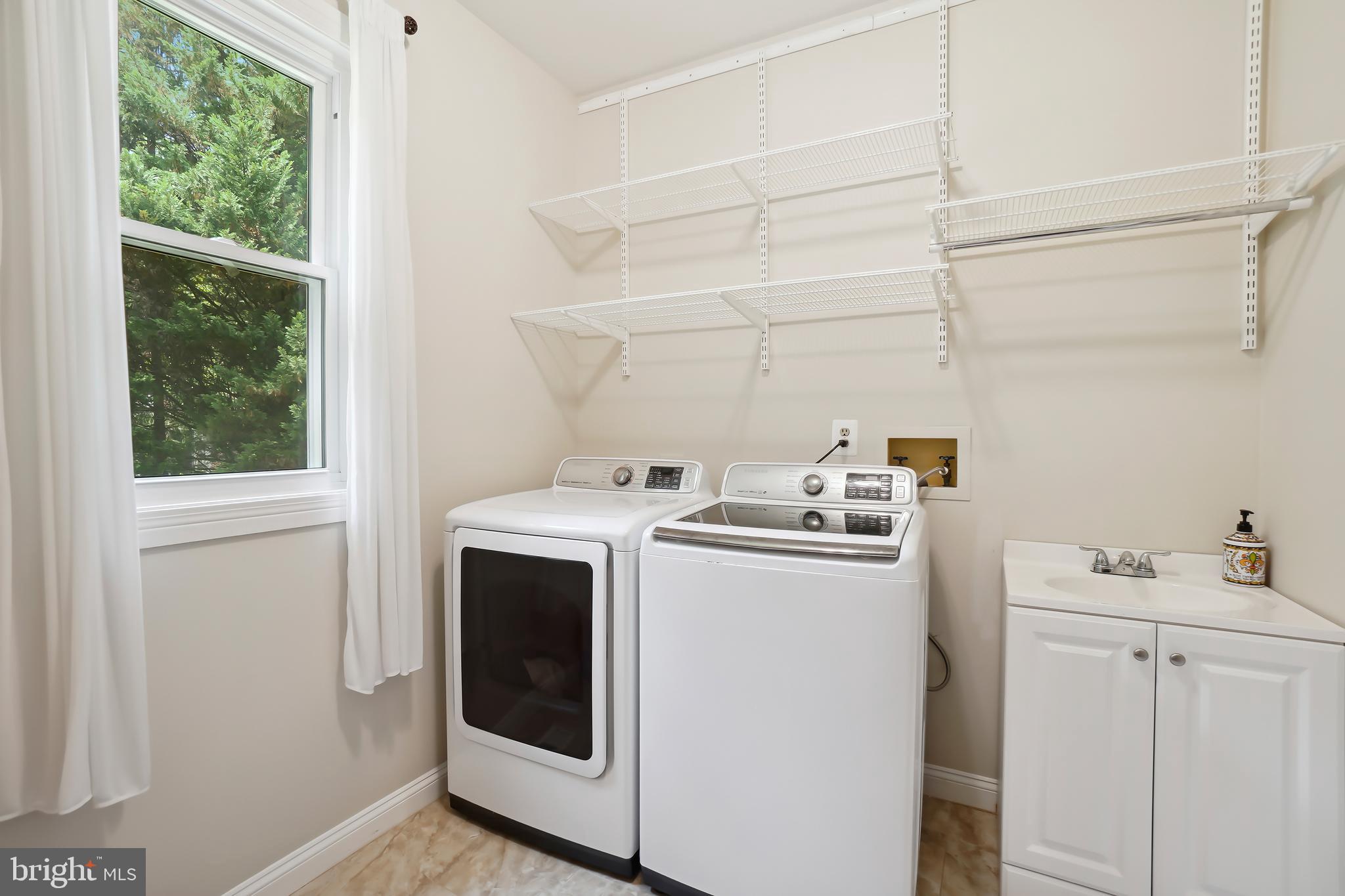 LAKE POTOMAC - Residential