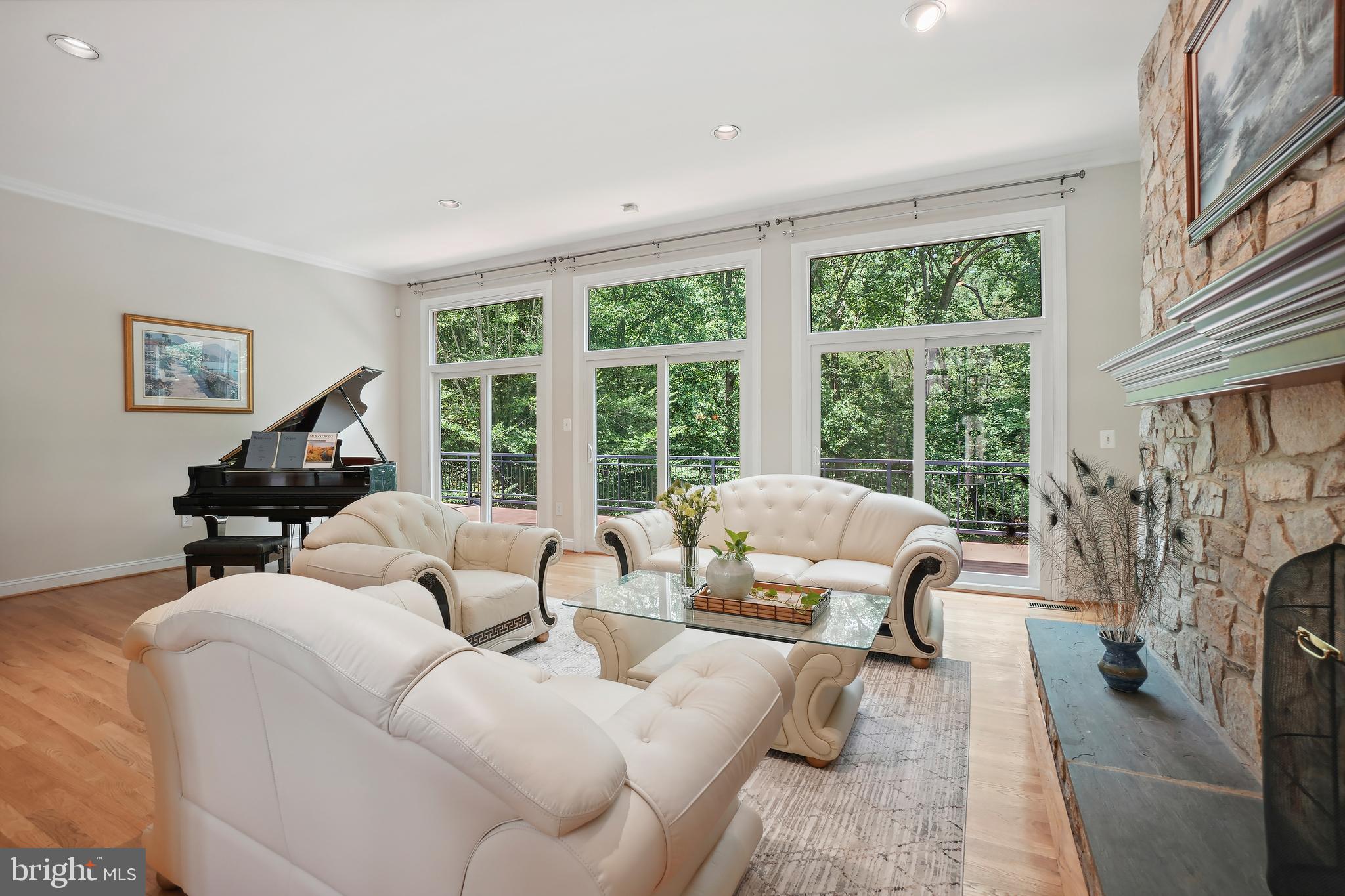 LAKE POTOMAC - Residential