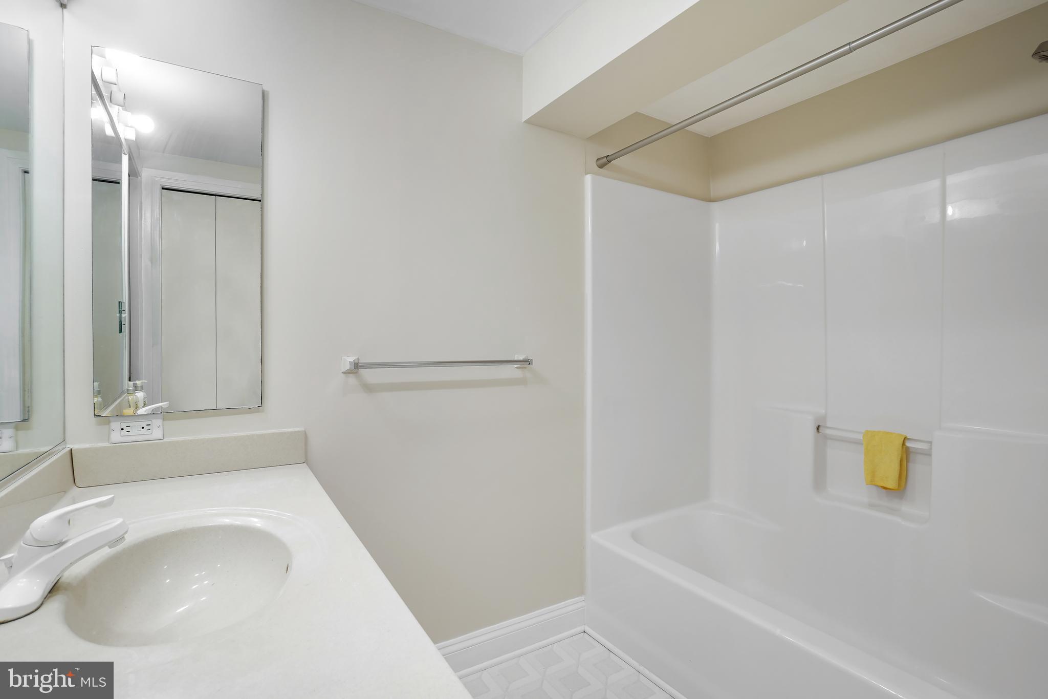 LAKE POTOMAC - Residential