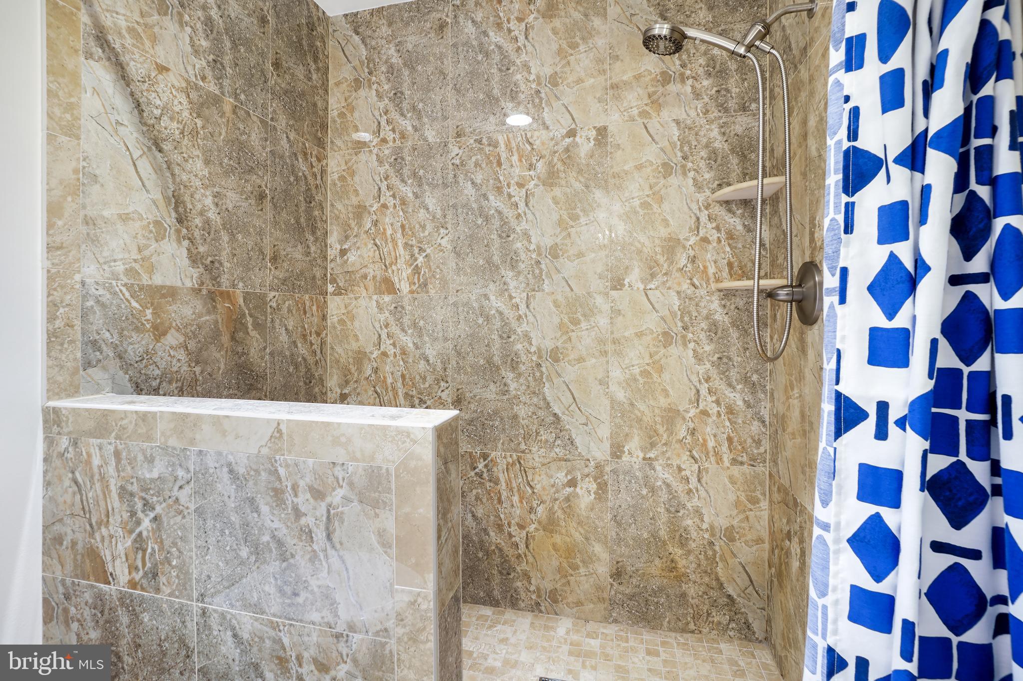 LAKE POTOMAC - Residential