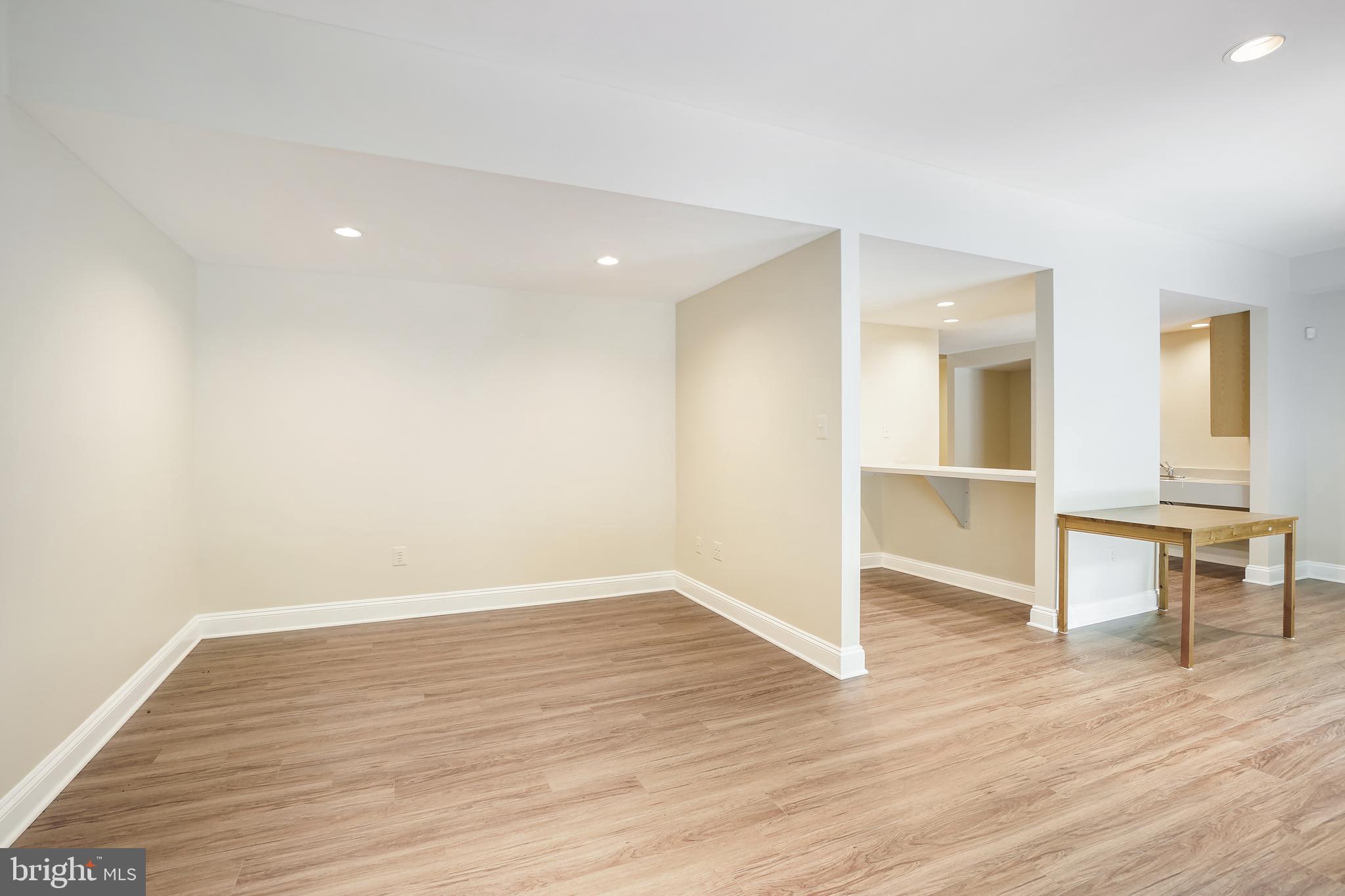 LAKE POTOMAC - Residential