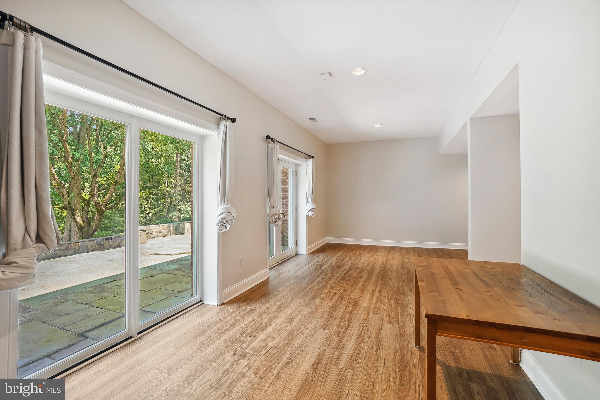 LAKE POTOMAC - Residential