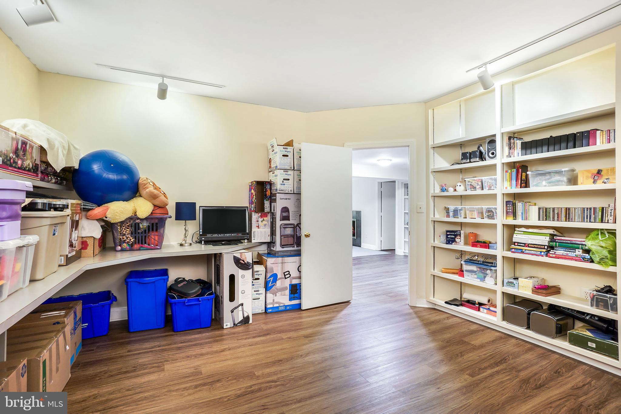 LAKE POTOMAC - Residential