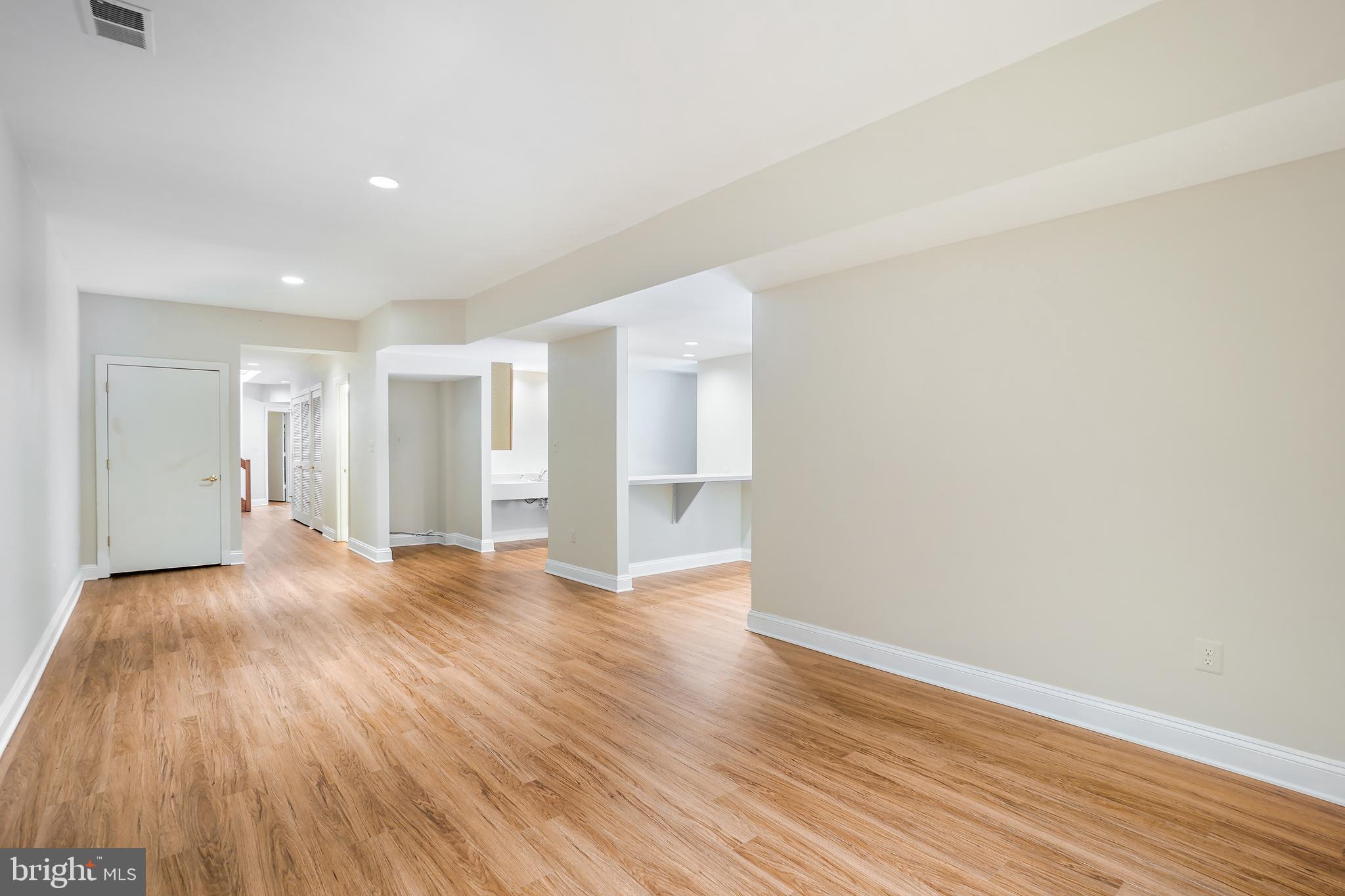 LAKE POTOMAC - Residential