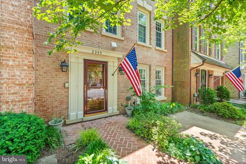2345 S ROLFE STREET S ARLINGTON VA 22202