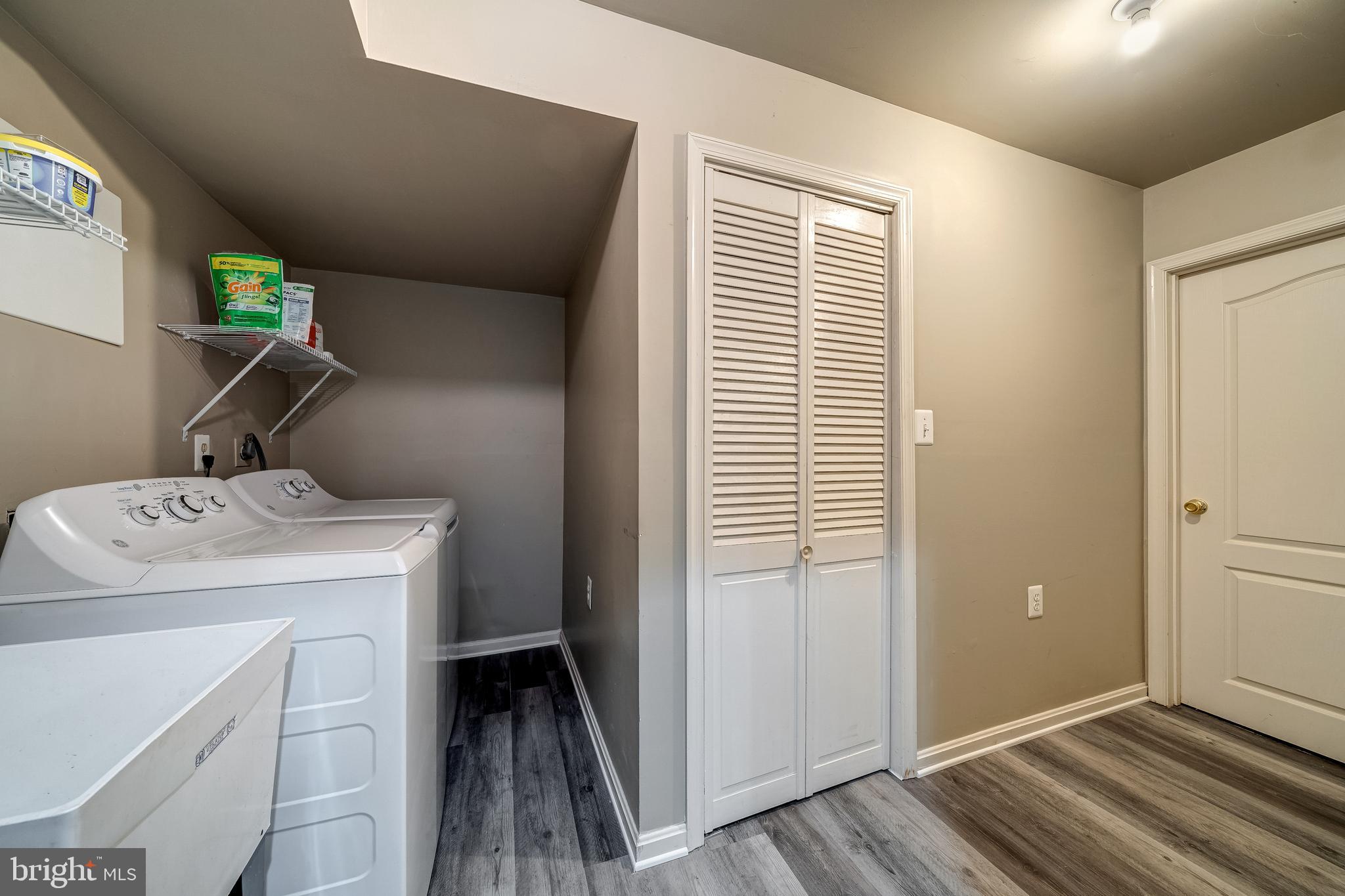 SOUTH RIDING - Residential