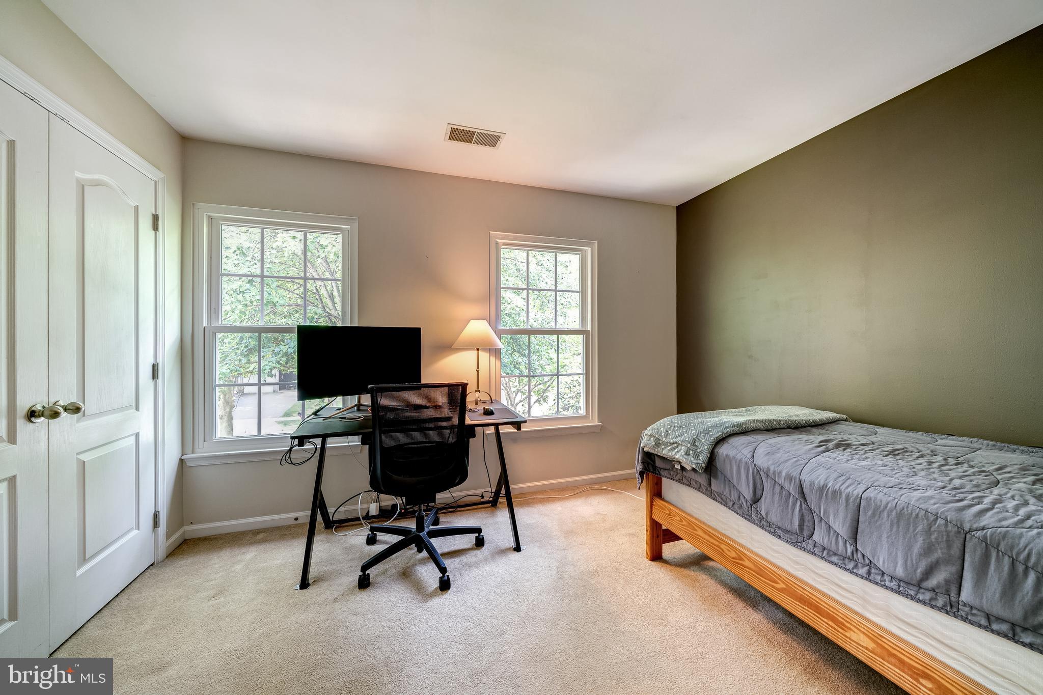 SOUTH RIDING - Residential