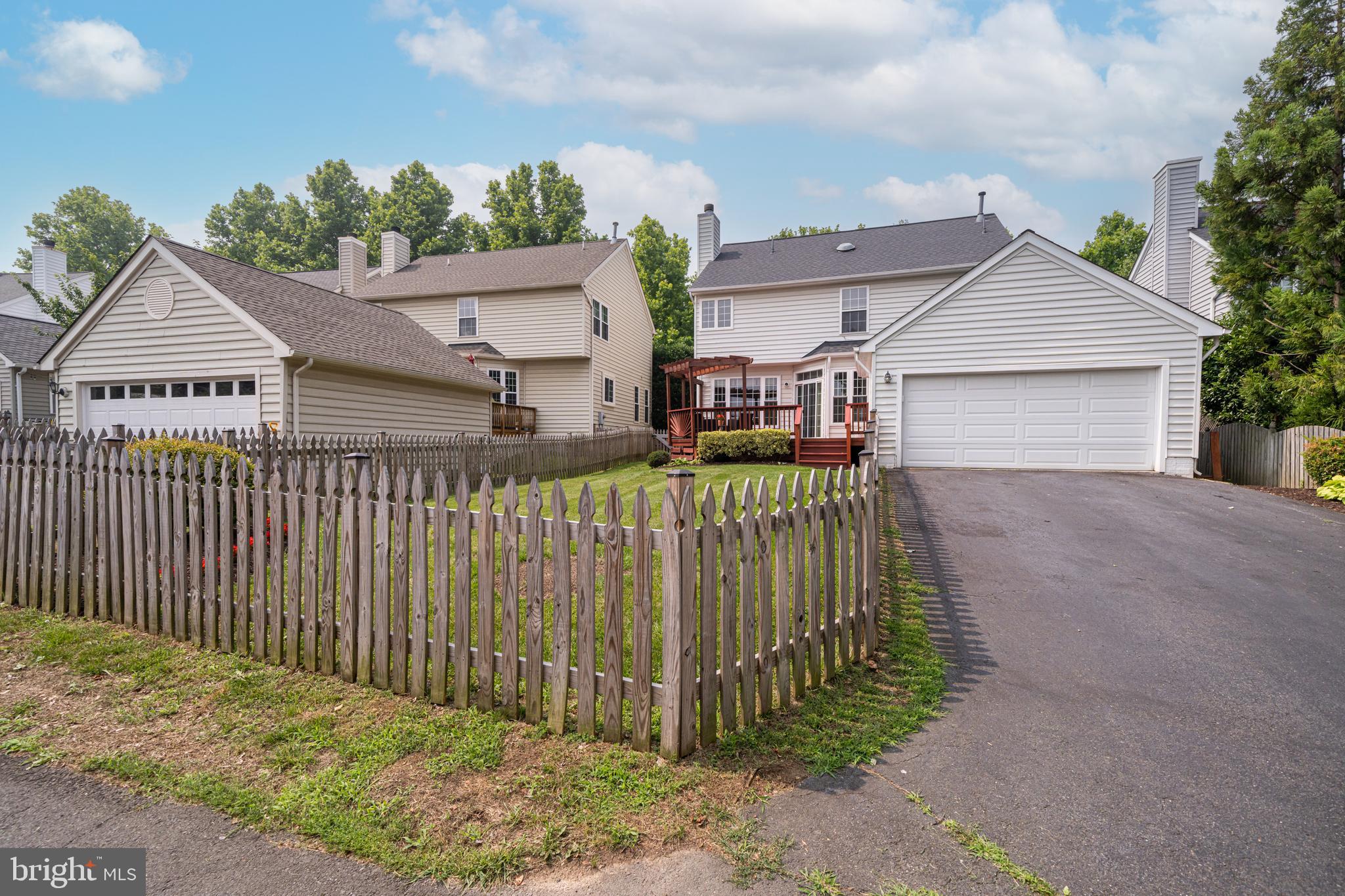 SOUTH RIDING - Residential