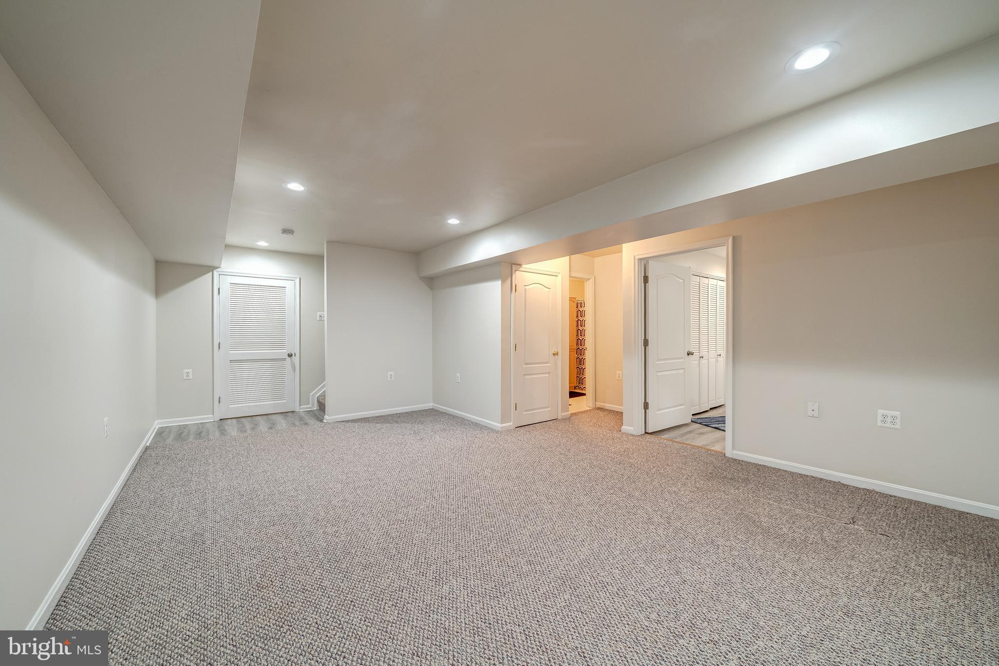 SOUTH RIDING - Residential