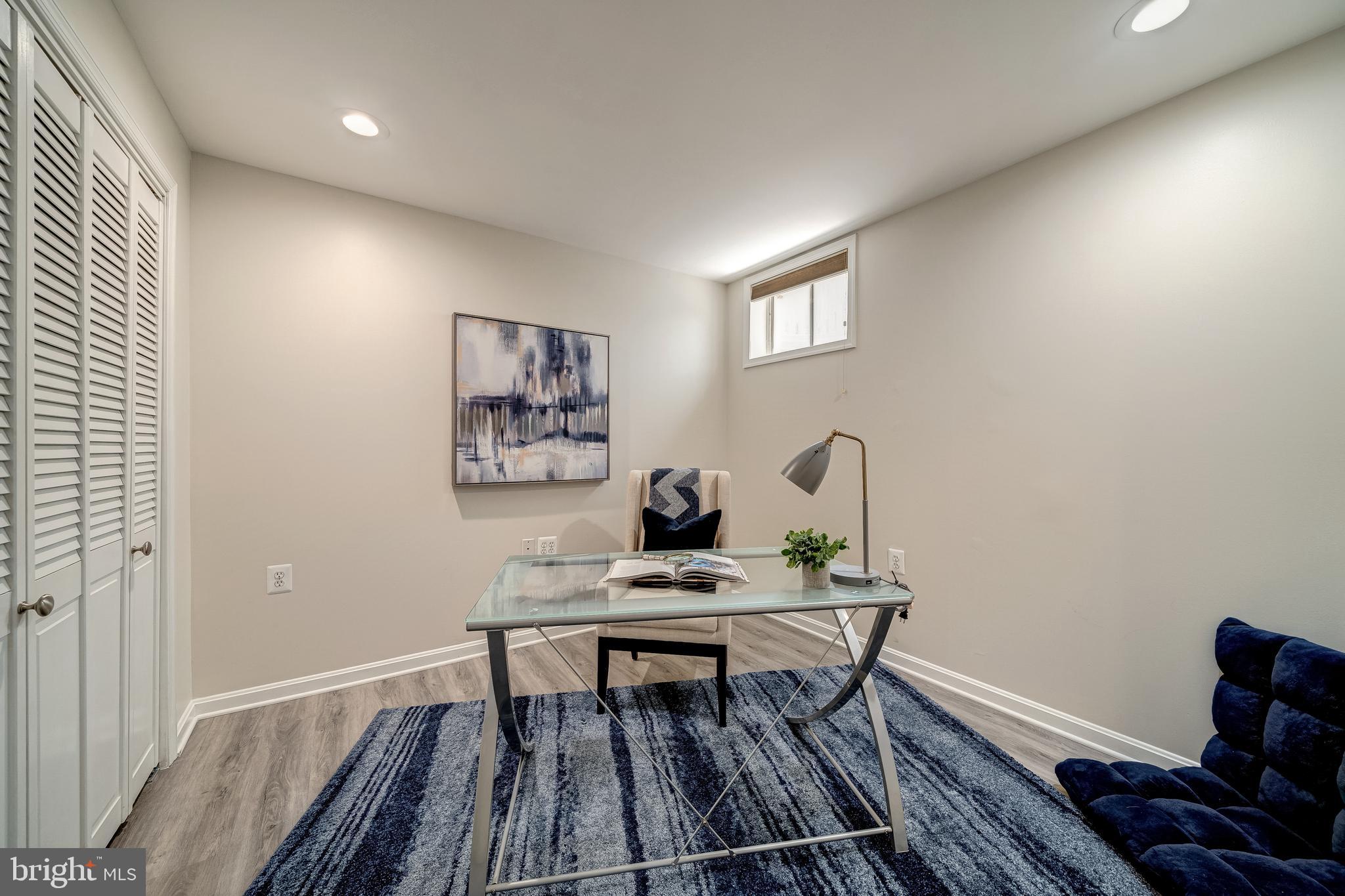 SOUTH RIDING - Residential