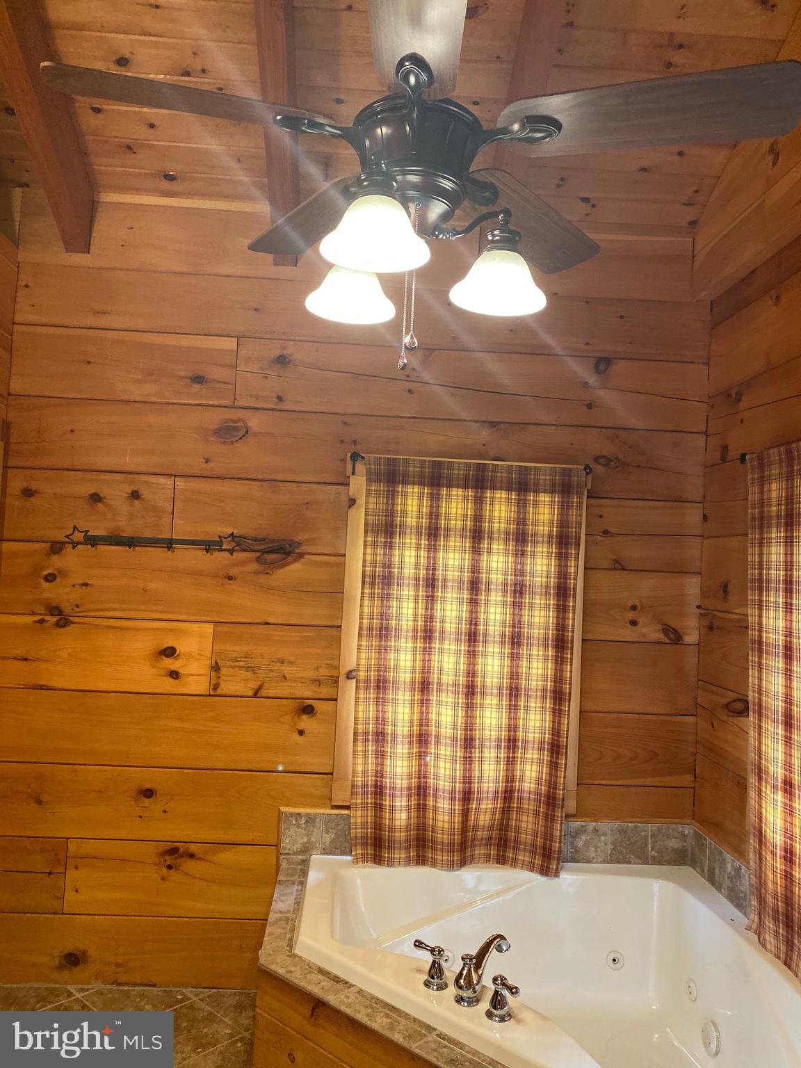 HOLIDAY HILL - Residential