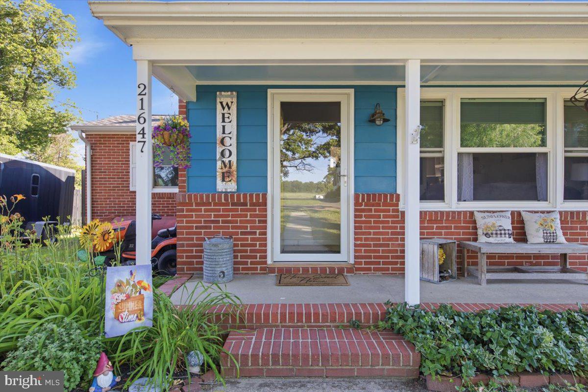 21647 CAMPER CIRCLE