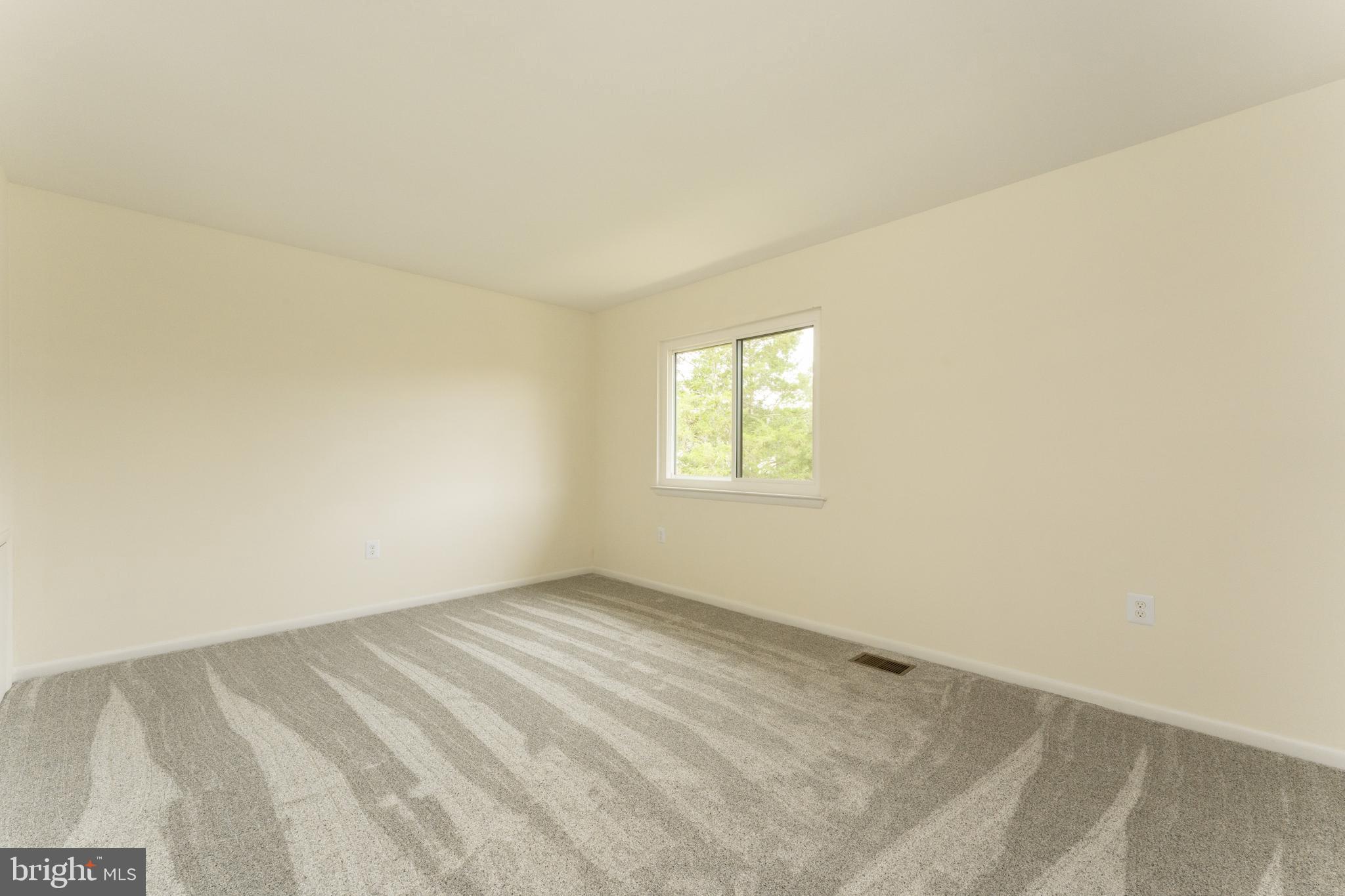 PINEWOOD LAWNS - Residential