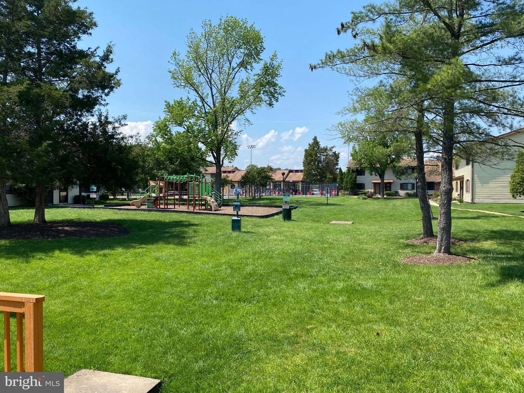 PINEWOOD LAWNS - Residential