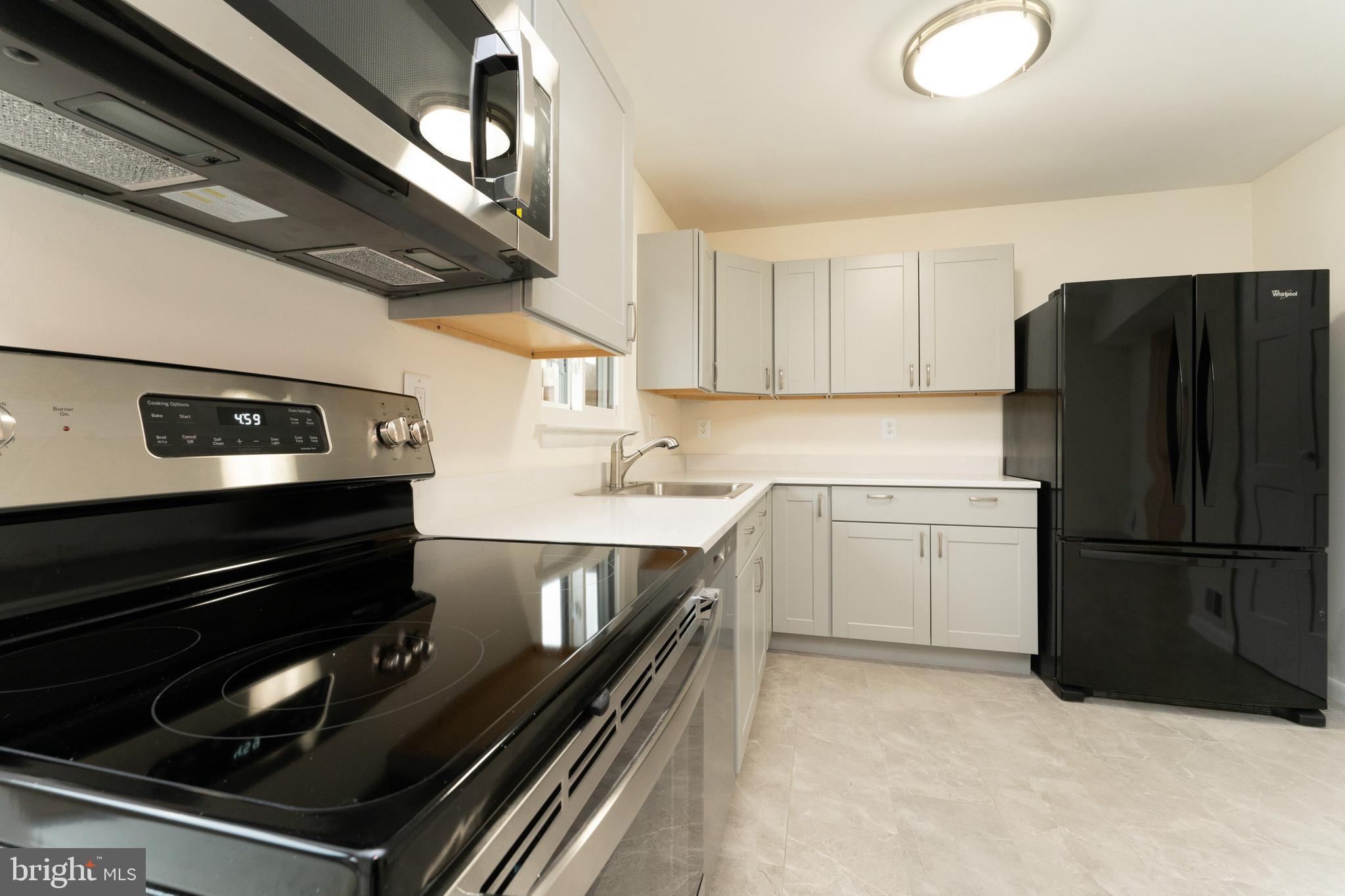 PINEWOOD LAWNS - Residential