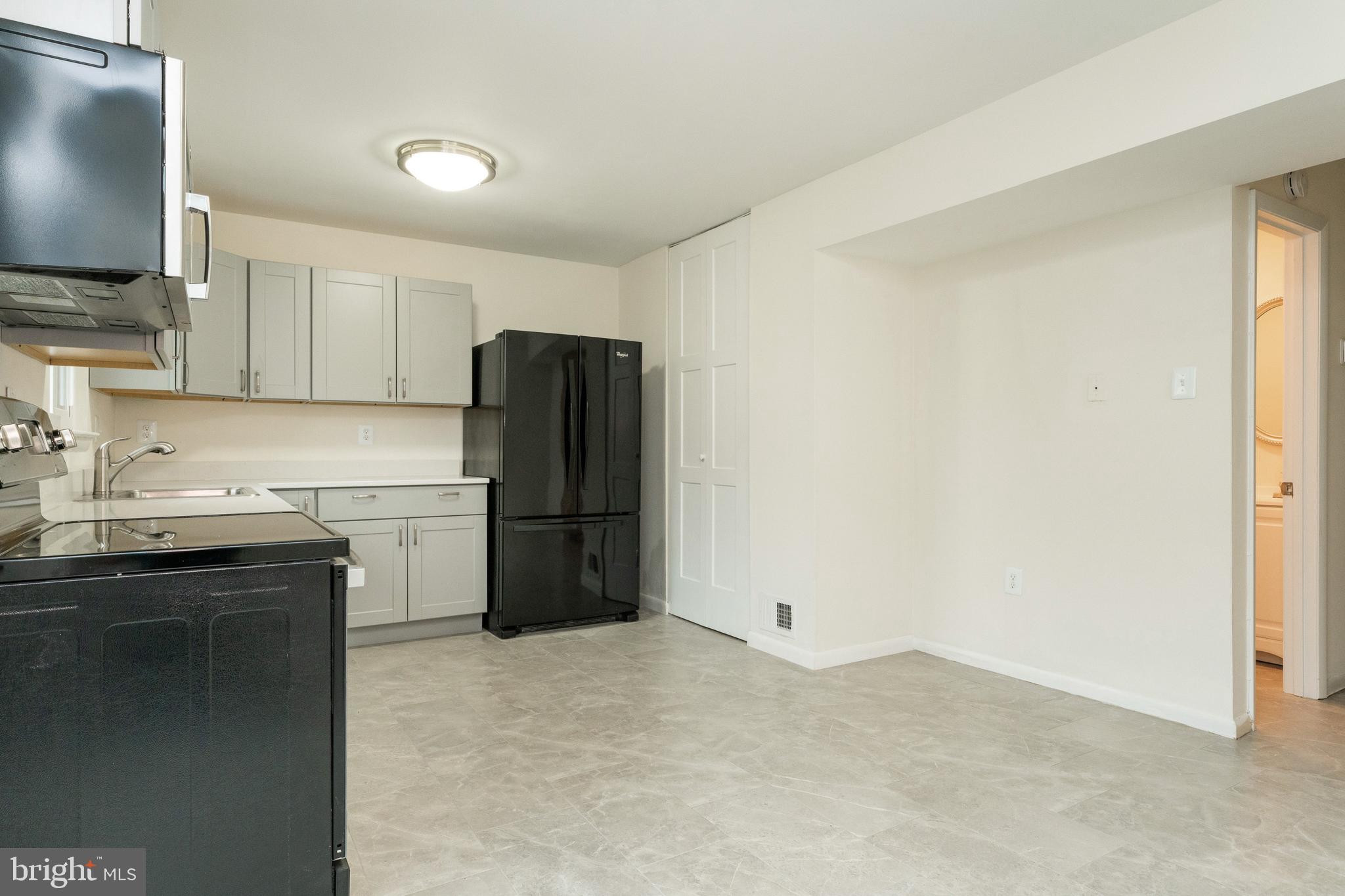 PINEWOOD LAWNS - Residential