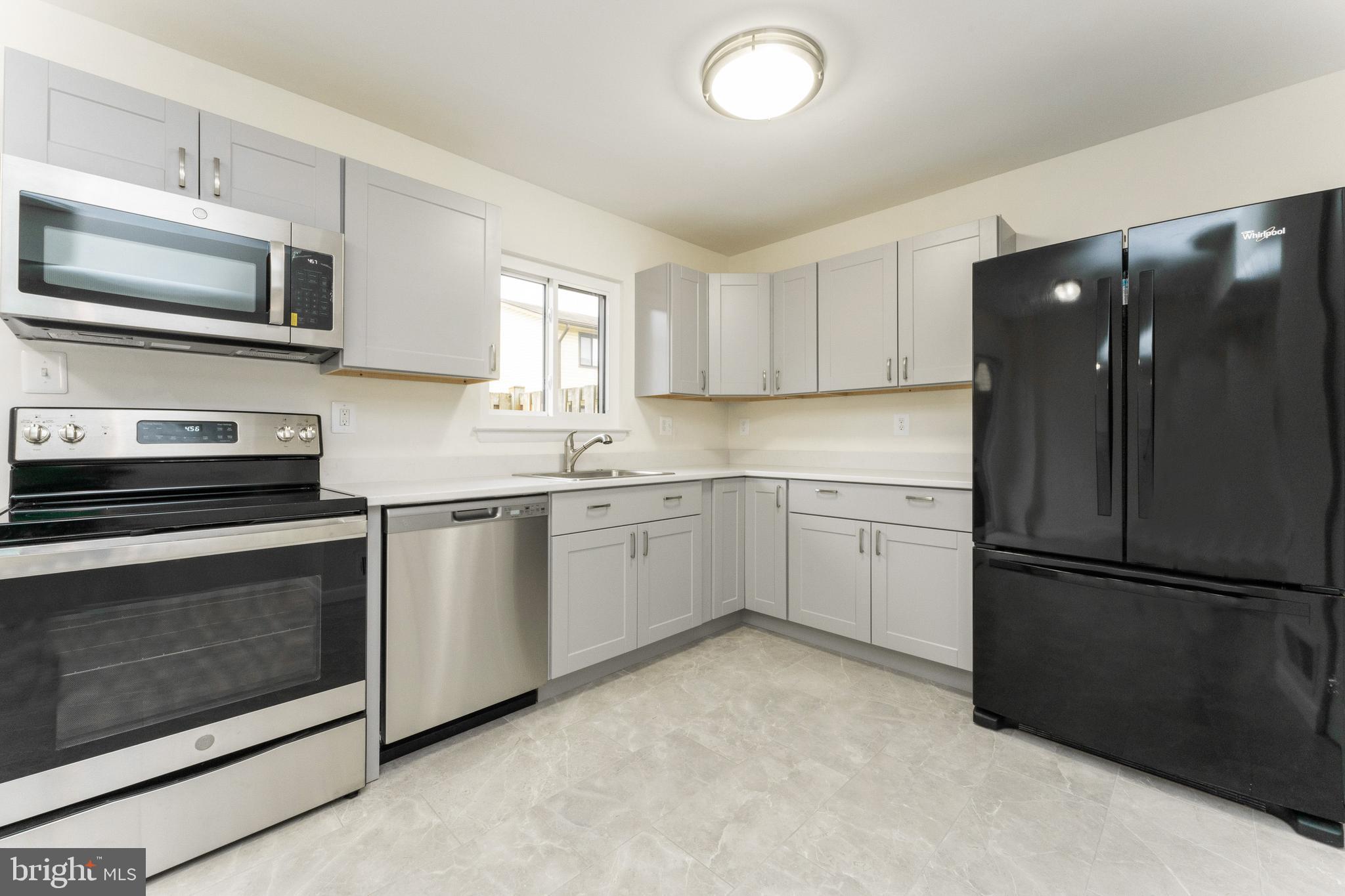 PINEWOOD LAWNS - Residential