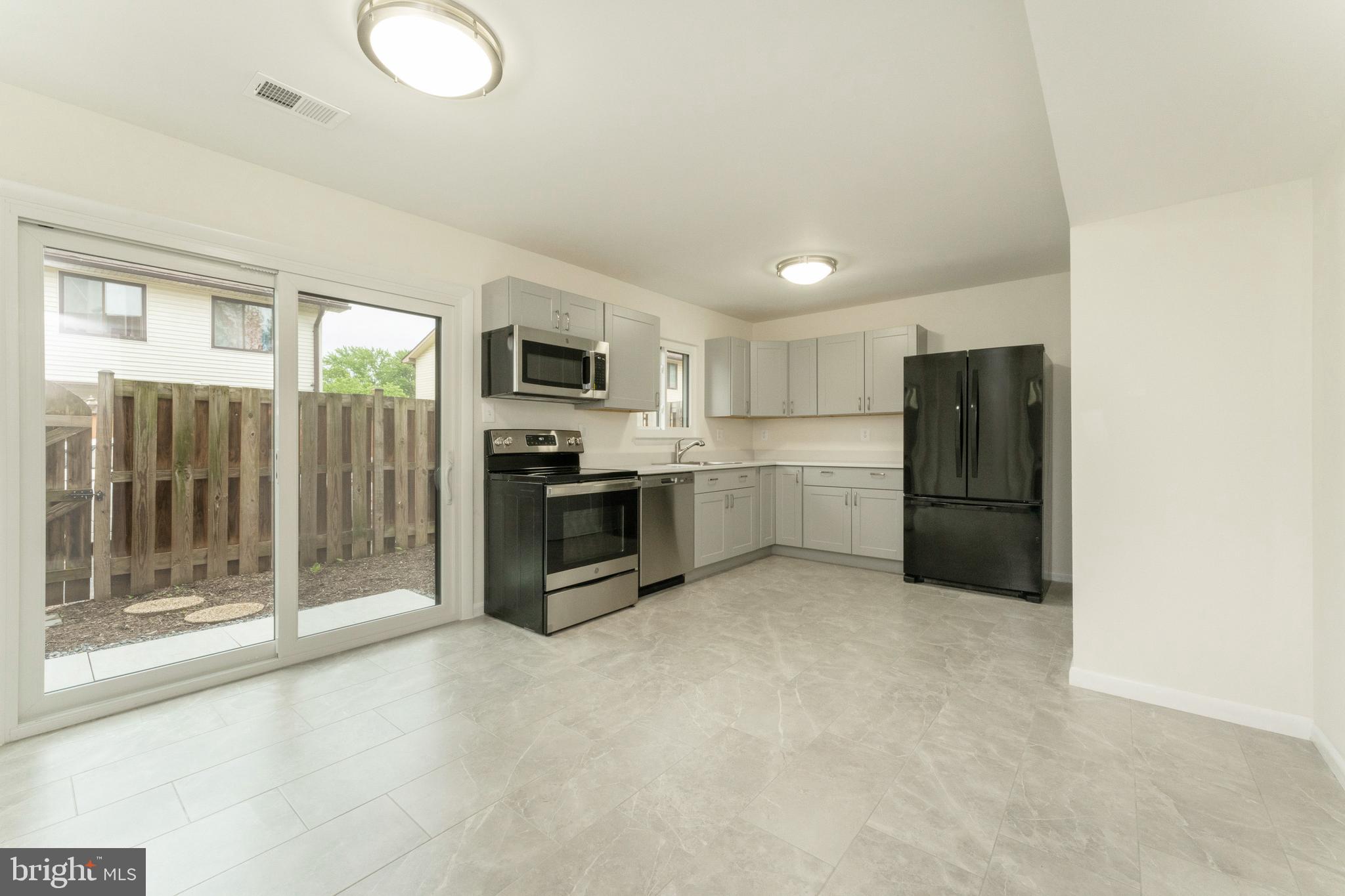 PINEWOOD LAWNS - Residential