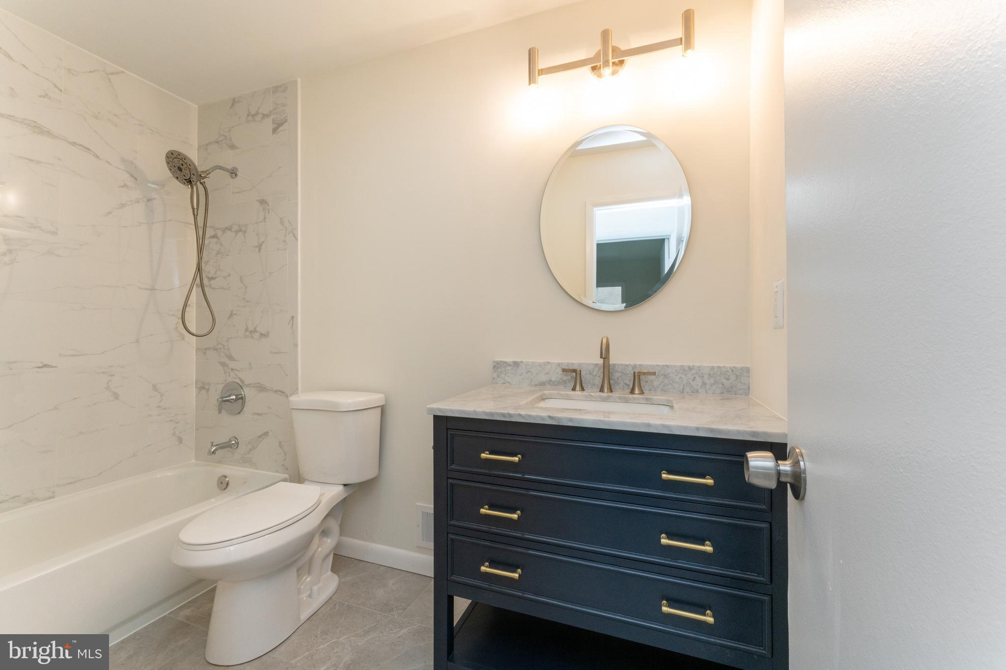 PINEWOOD LAWNS - Residential