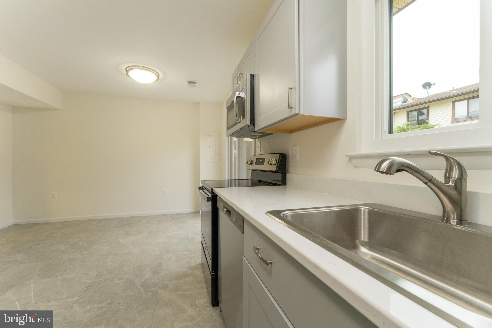 PINEWOOD LAWNS - Residential