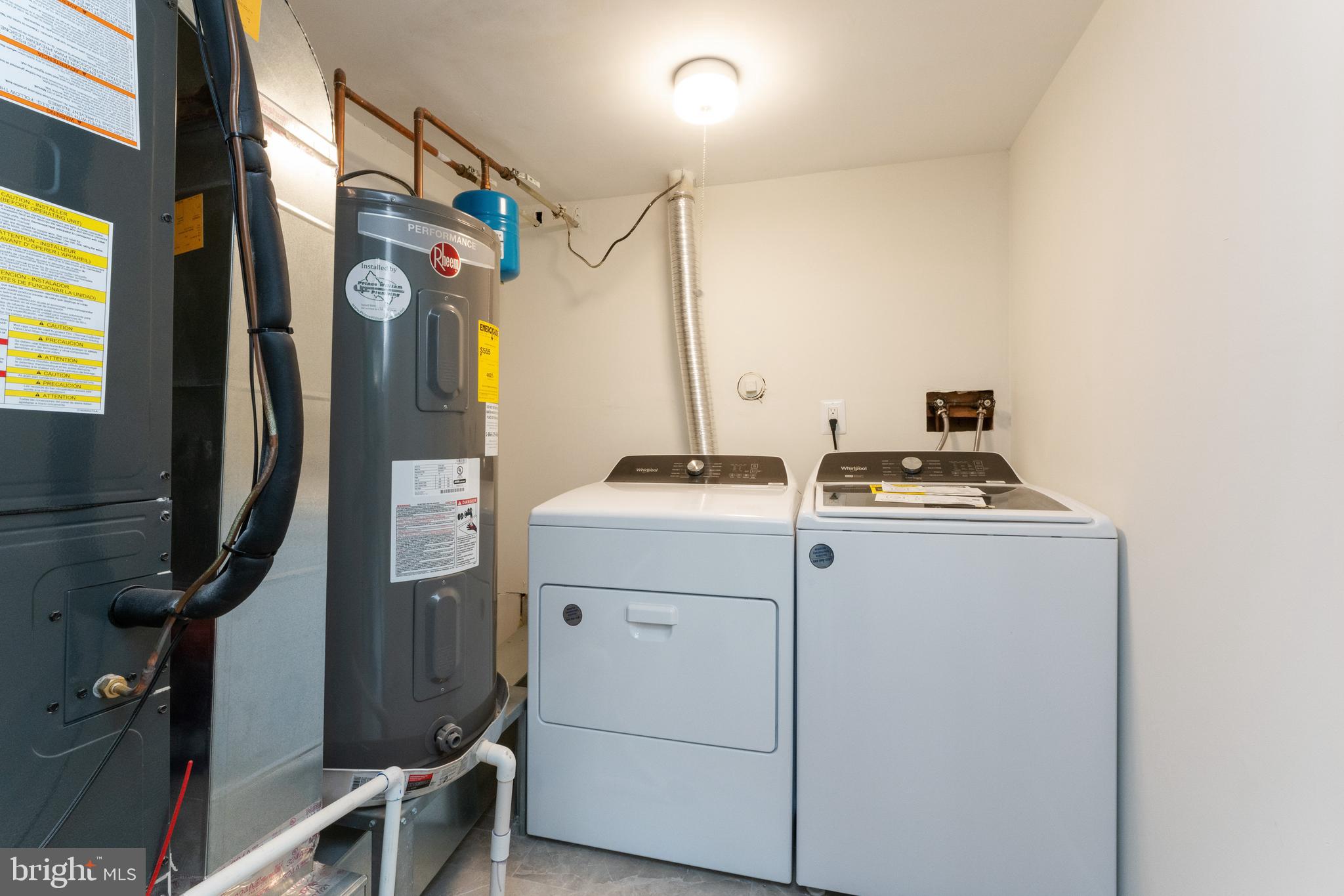 PINEWOOD LAWNS - Residential