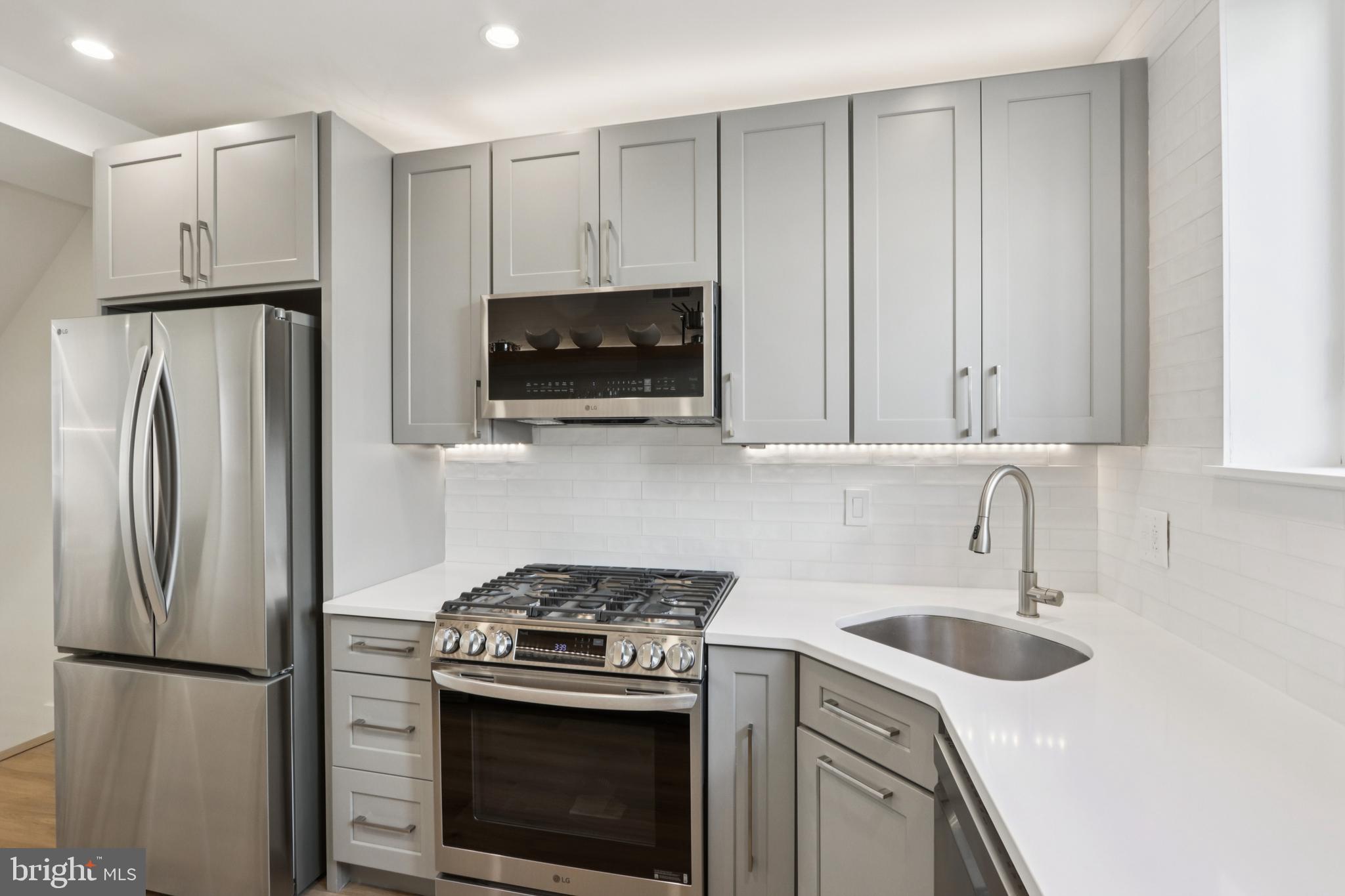 PASSYUNK SQUARE - Residential