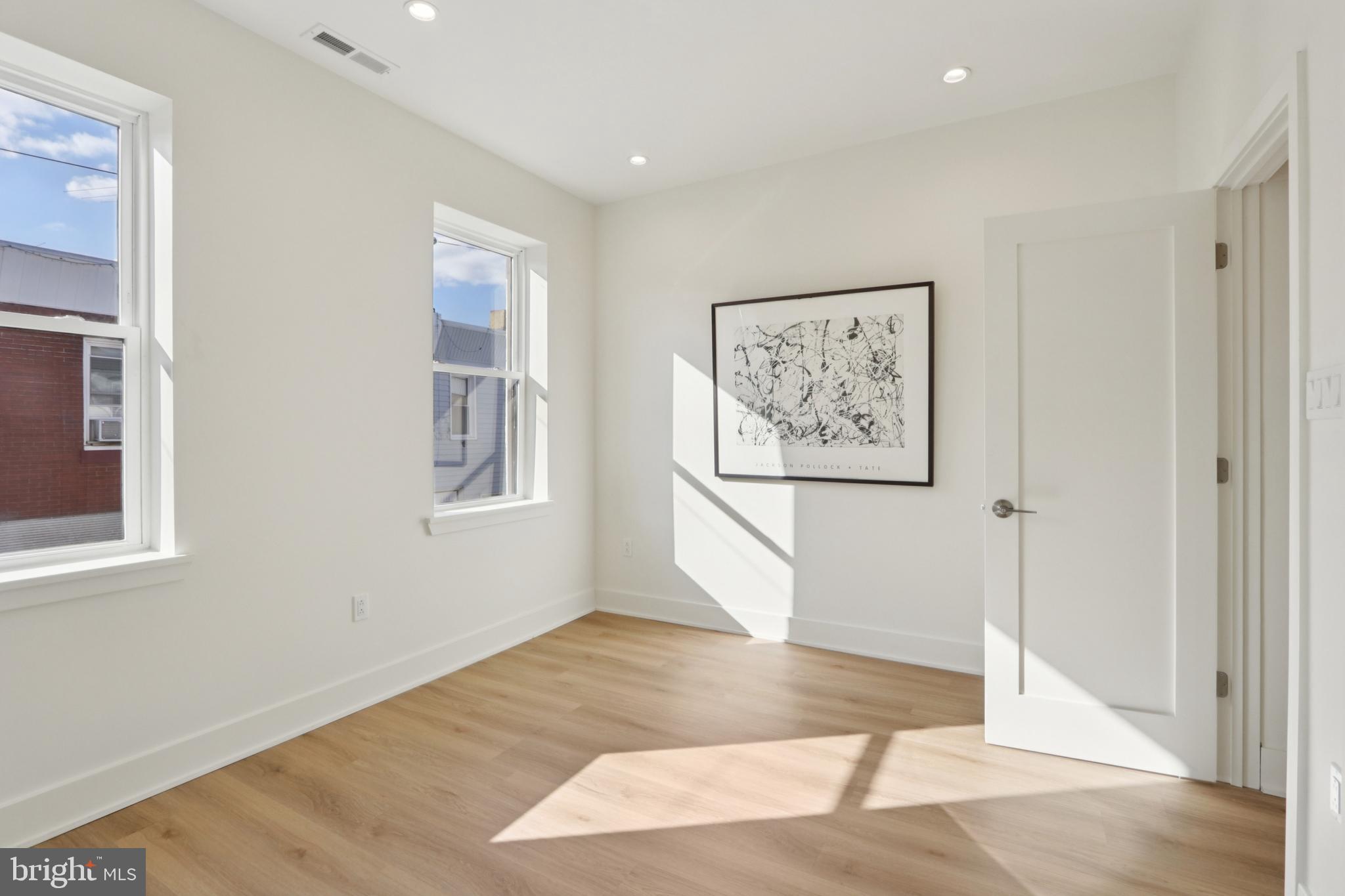 PASSYUNK SQUARE - Residential