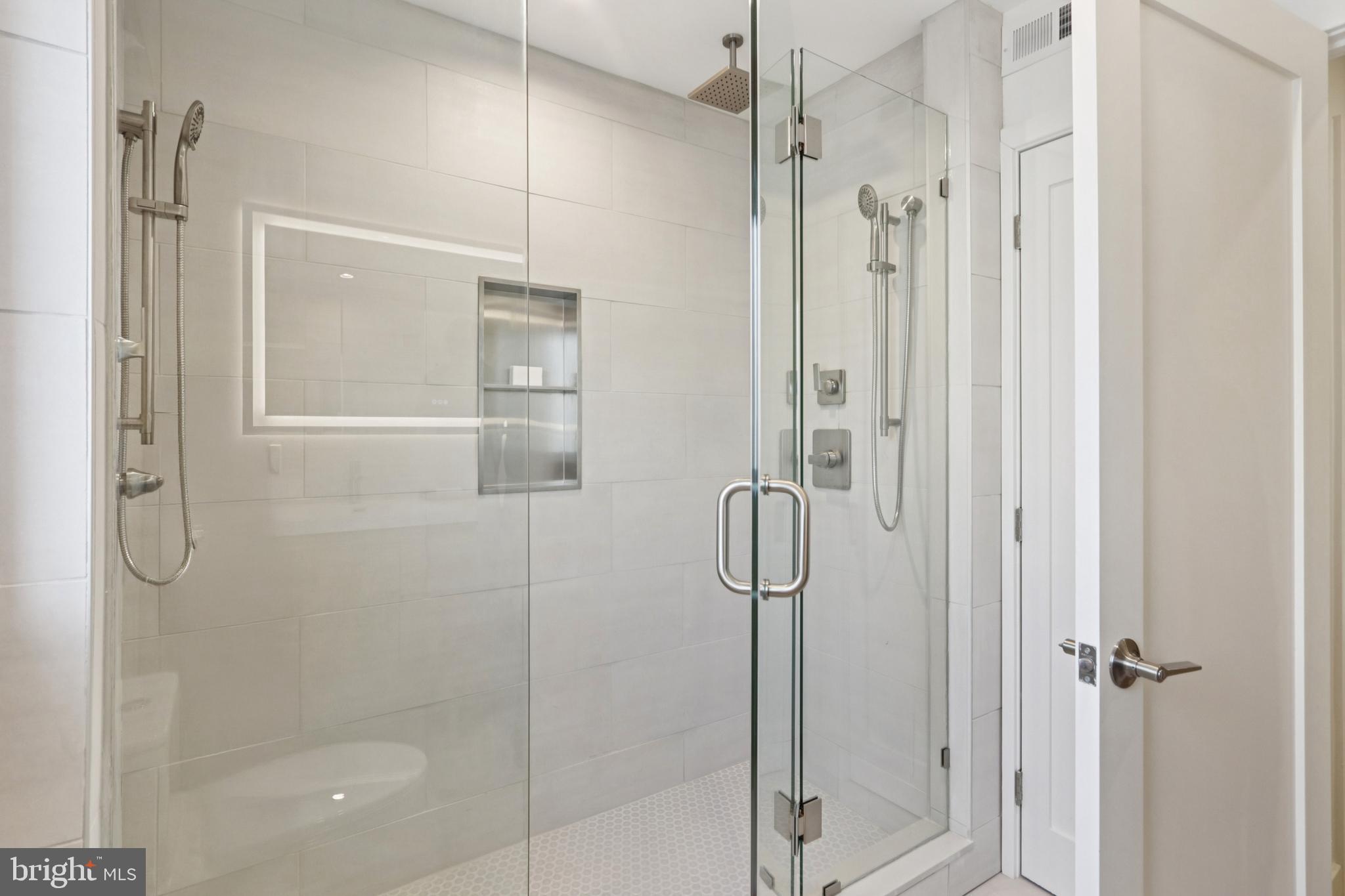 PASSYUNK SQUARE - Residential