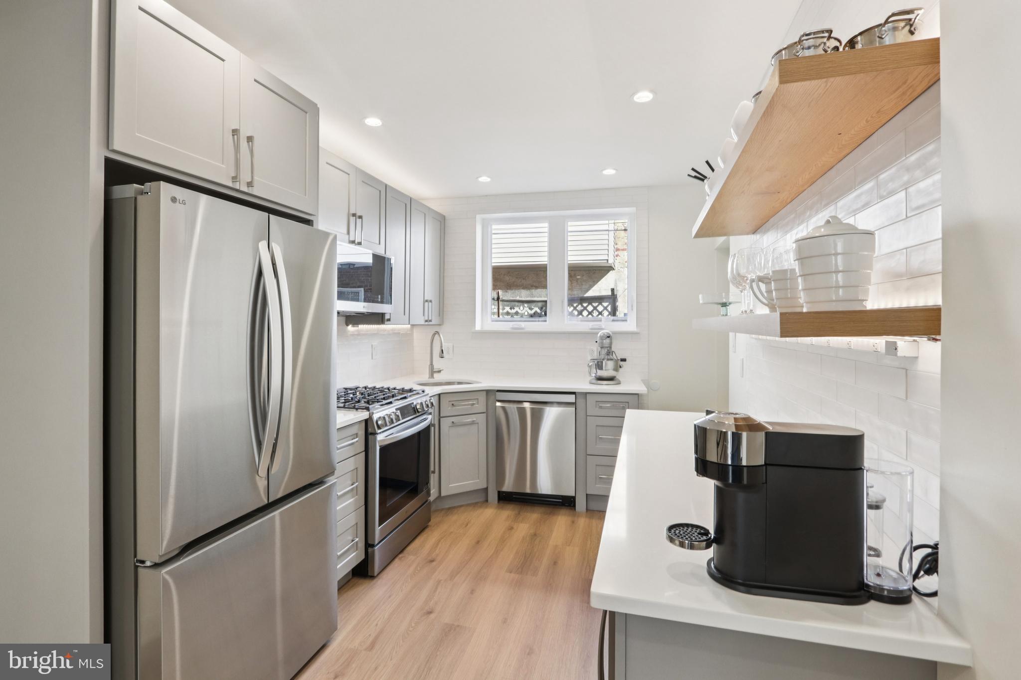 PASSYUNK SQUARE - Residential