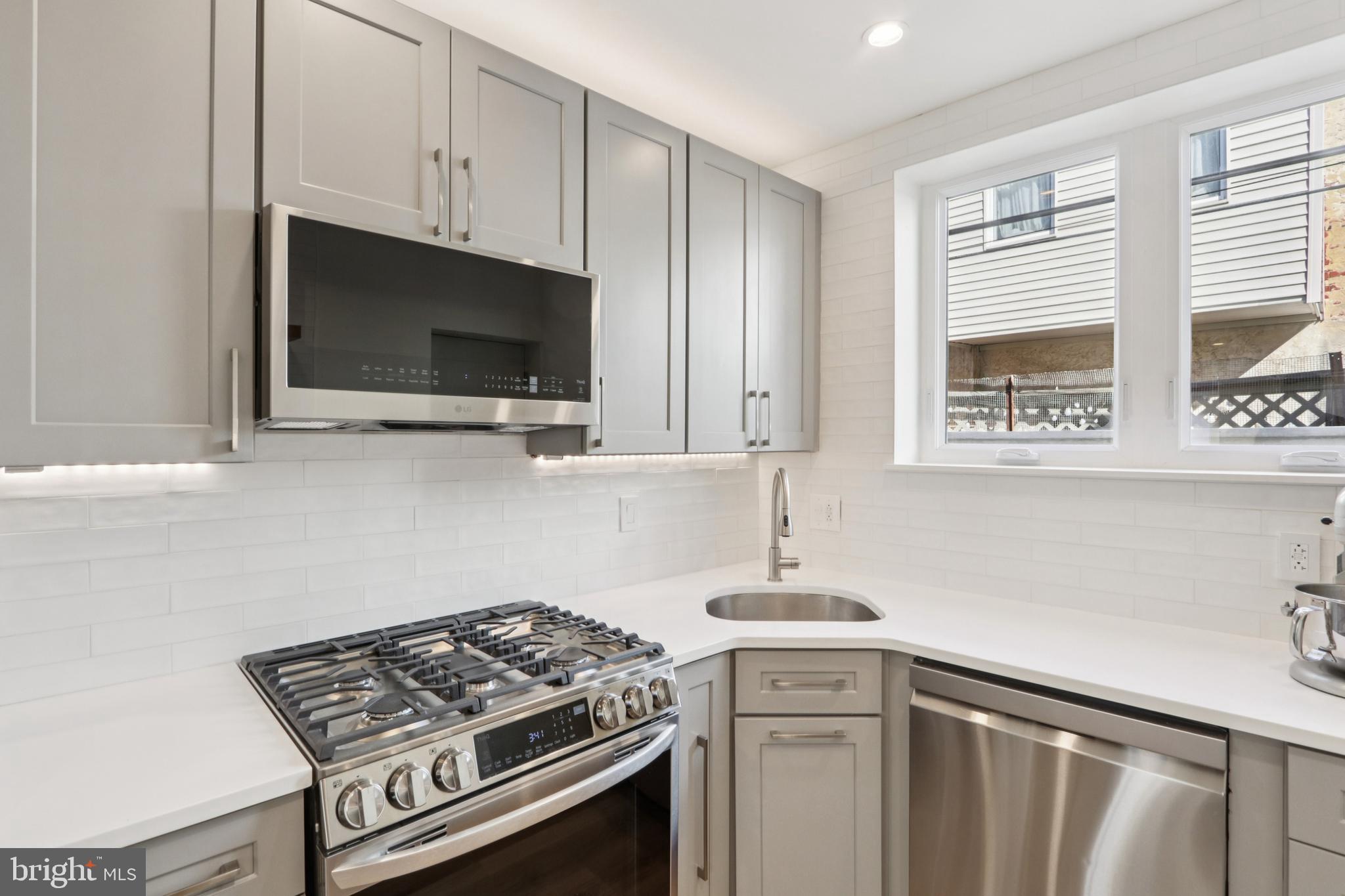 PASSYUNK SQUARE - Residential