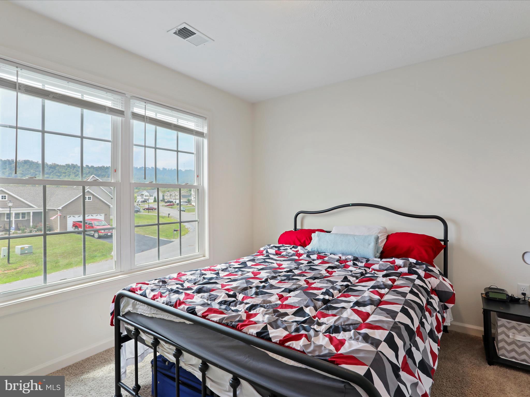 PEBBLE RIDGE - Residential