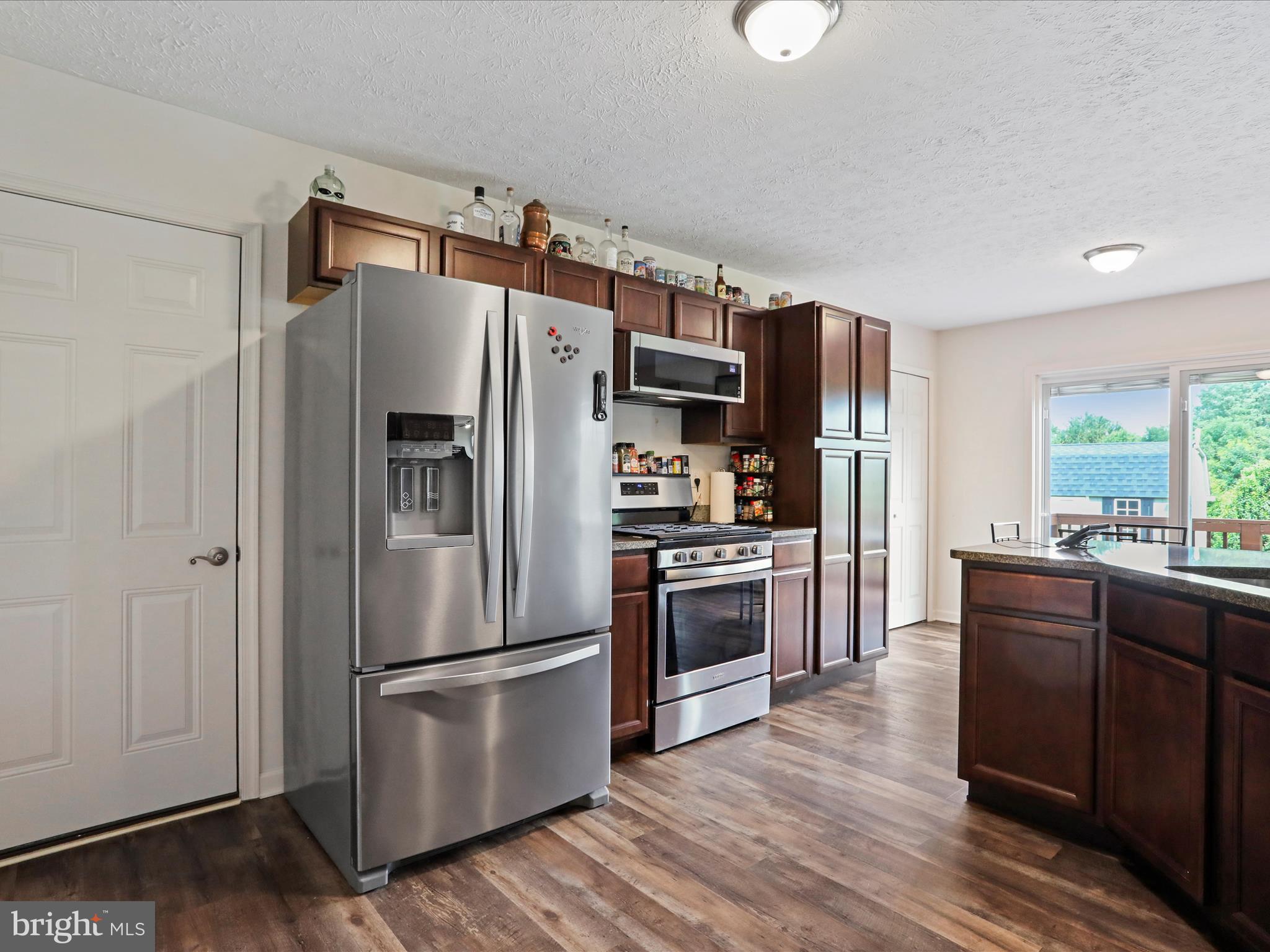 PEBBLE RIDGE - Residential