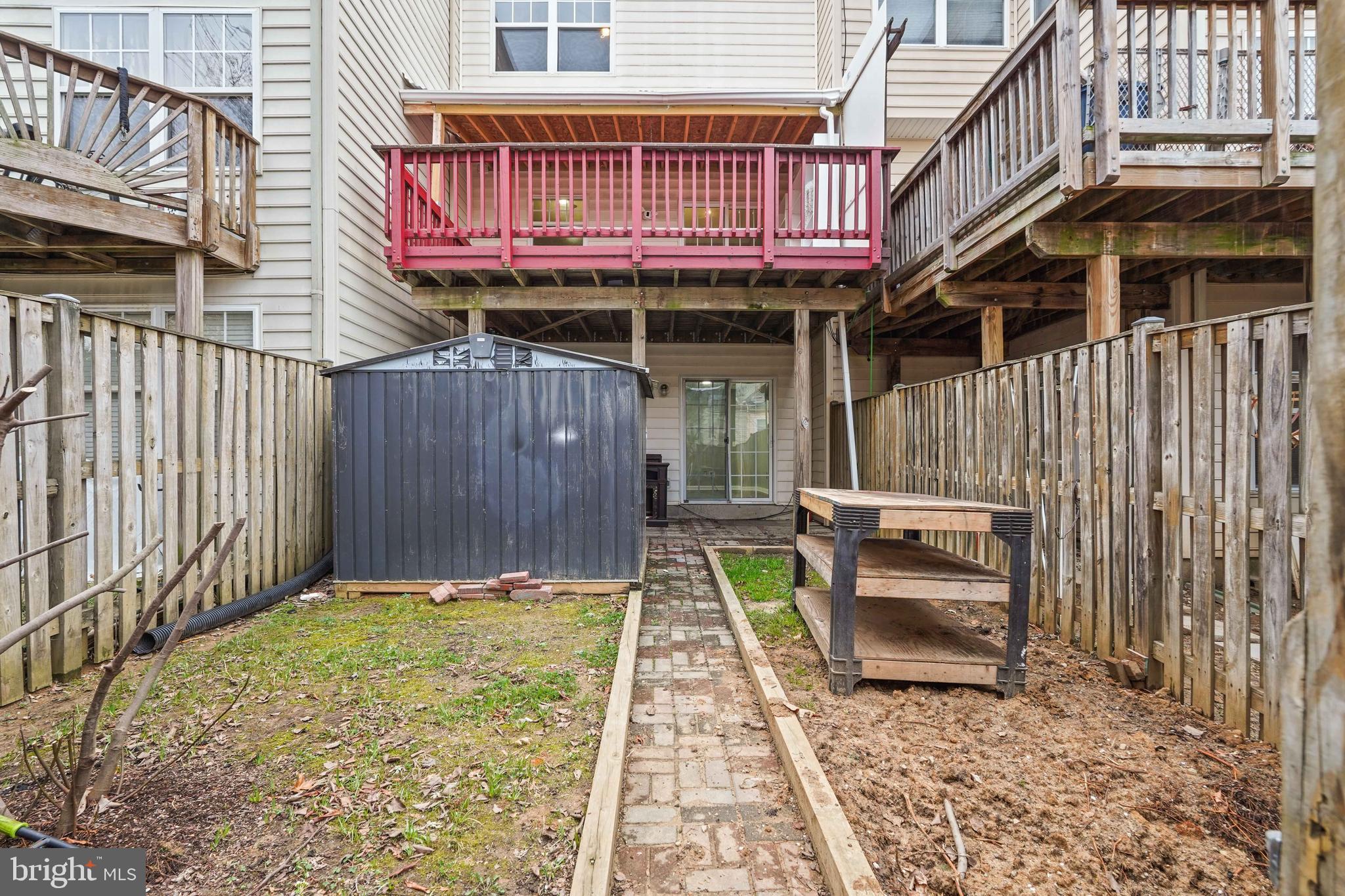 RIVER OAKS - Residential