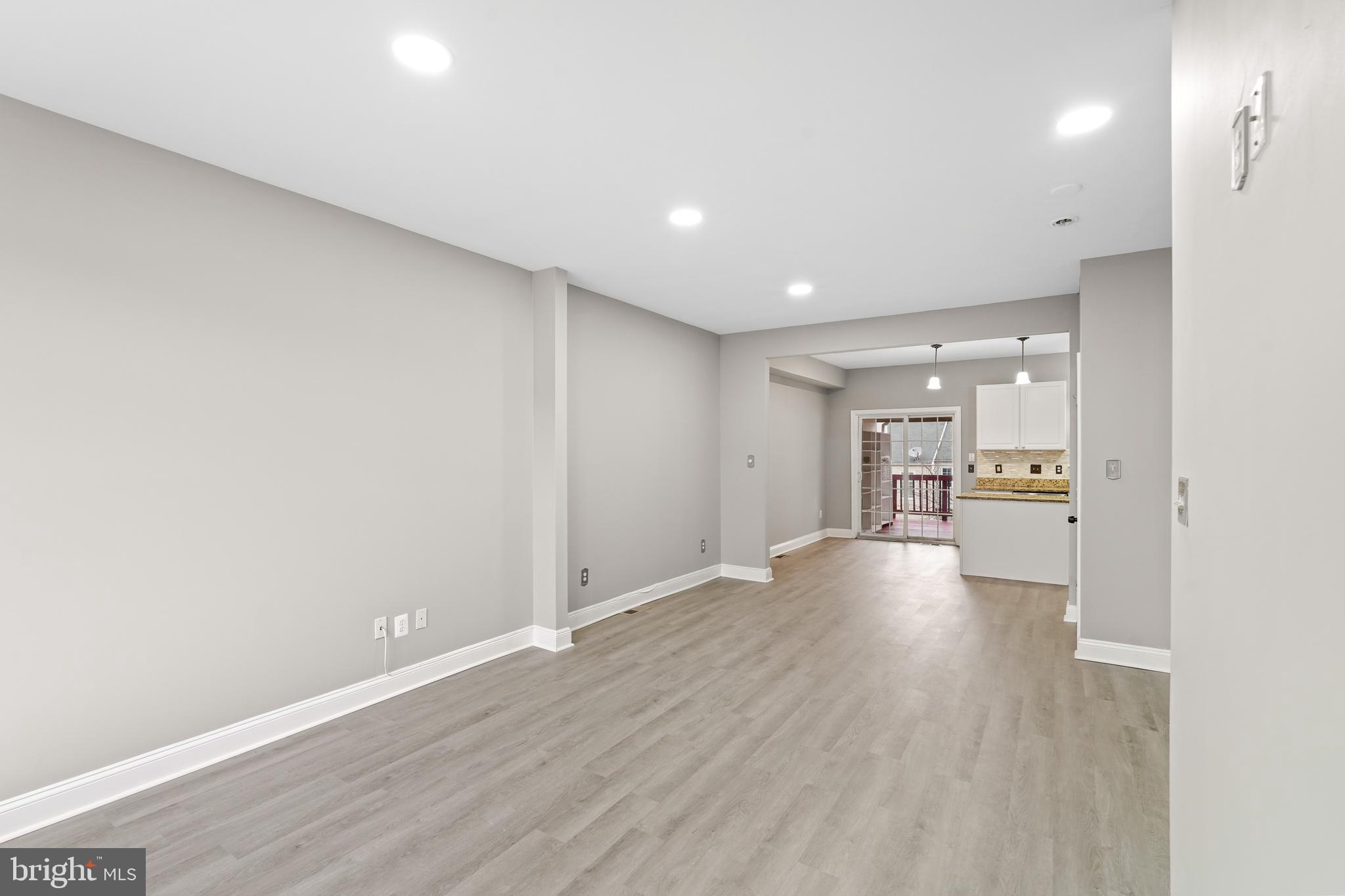 RIVER OAKS - Residential