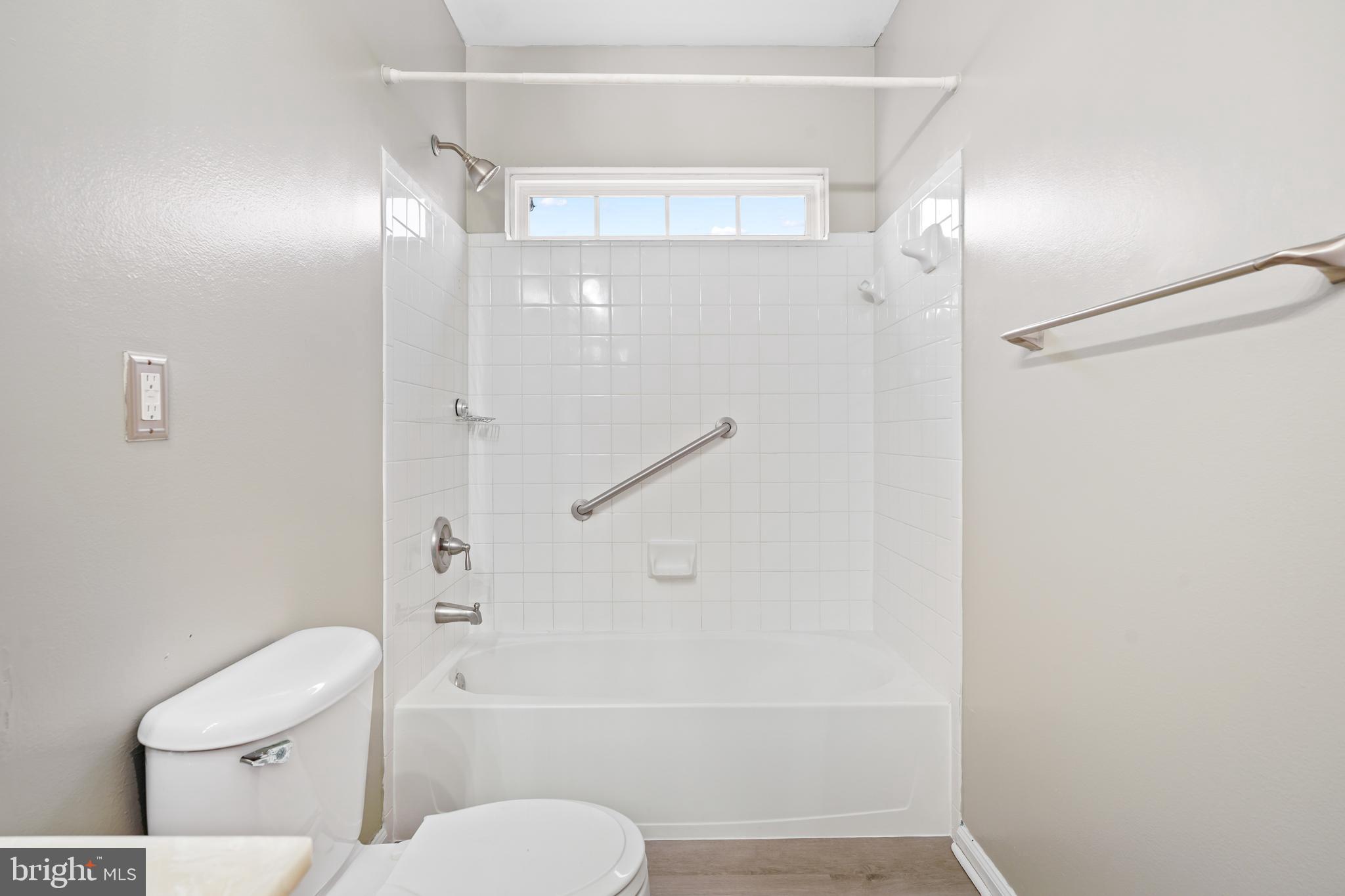 RIVER OAKS - Residential